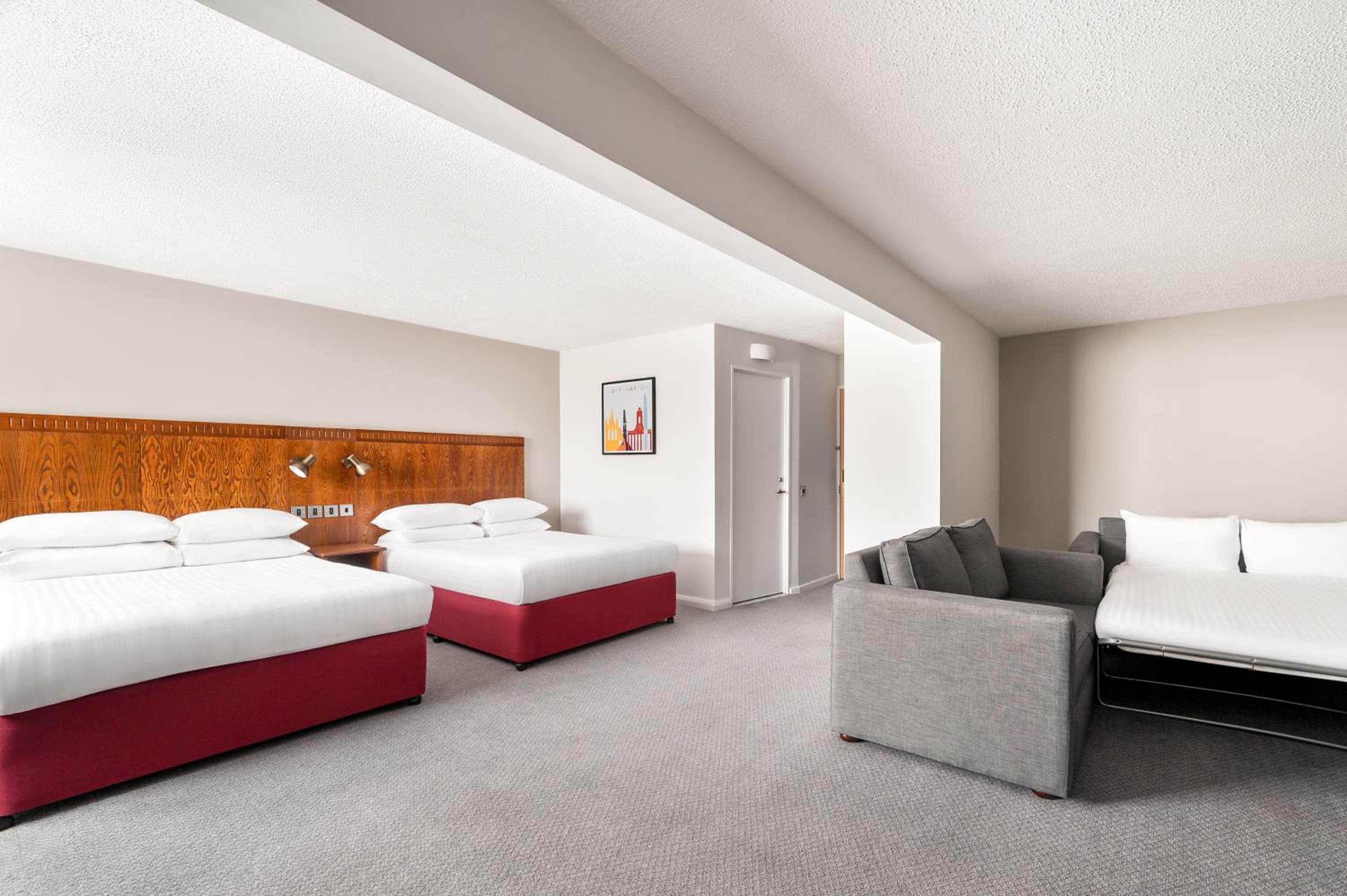 Double Suite with Two Double Beds and Sofa Bed - Photo 2
