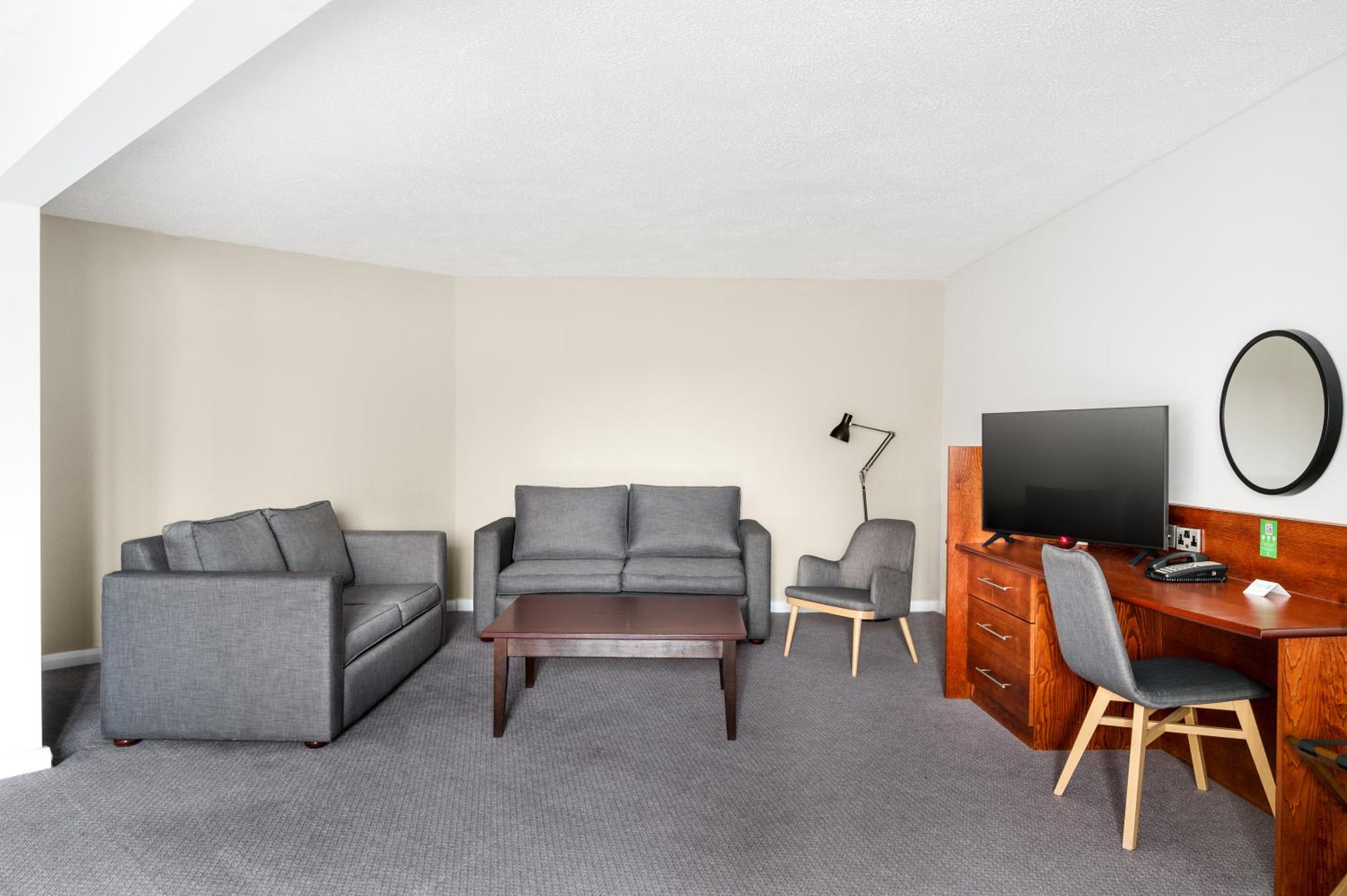 Double Suite with Two Double Beds and Sofa Bed - Photo 3