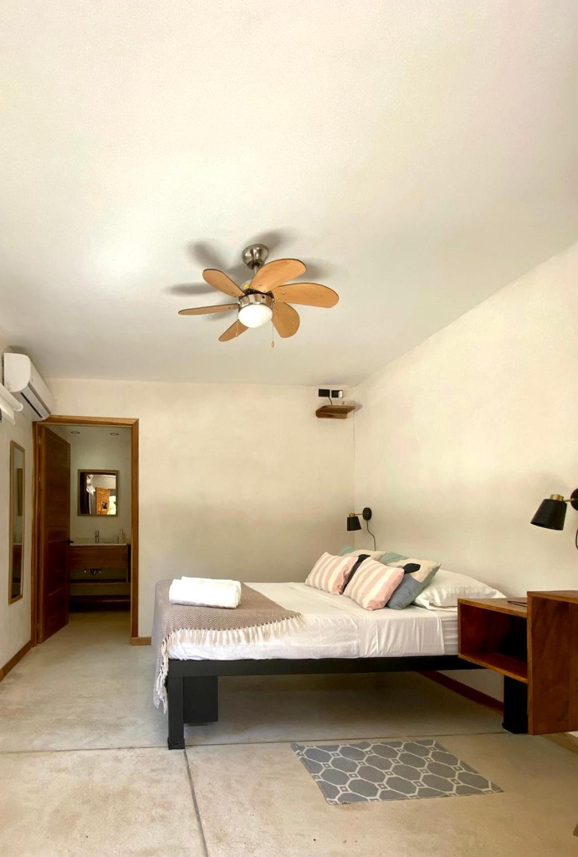 Double Room with Private Bathroom photo 3