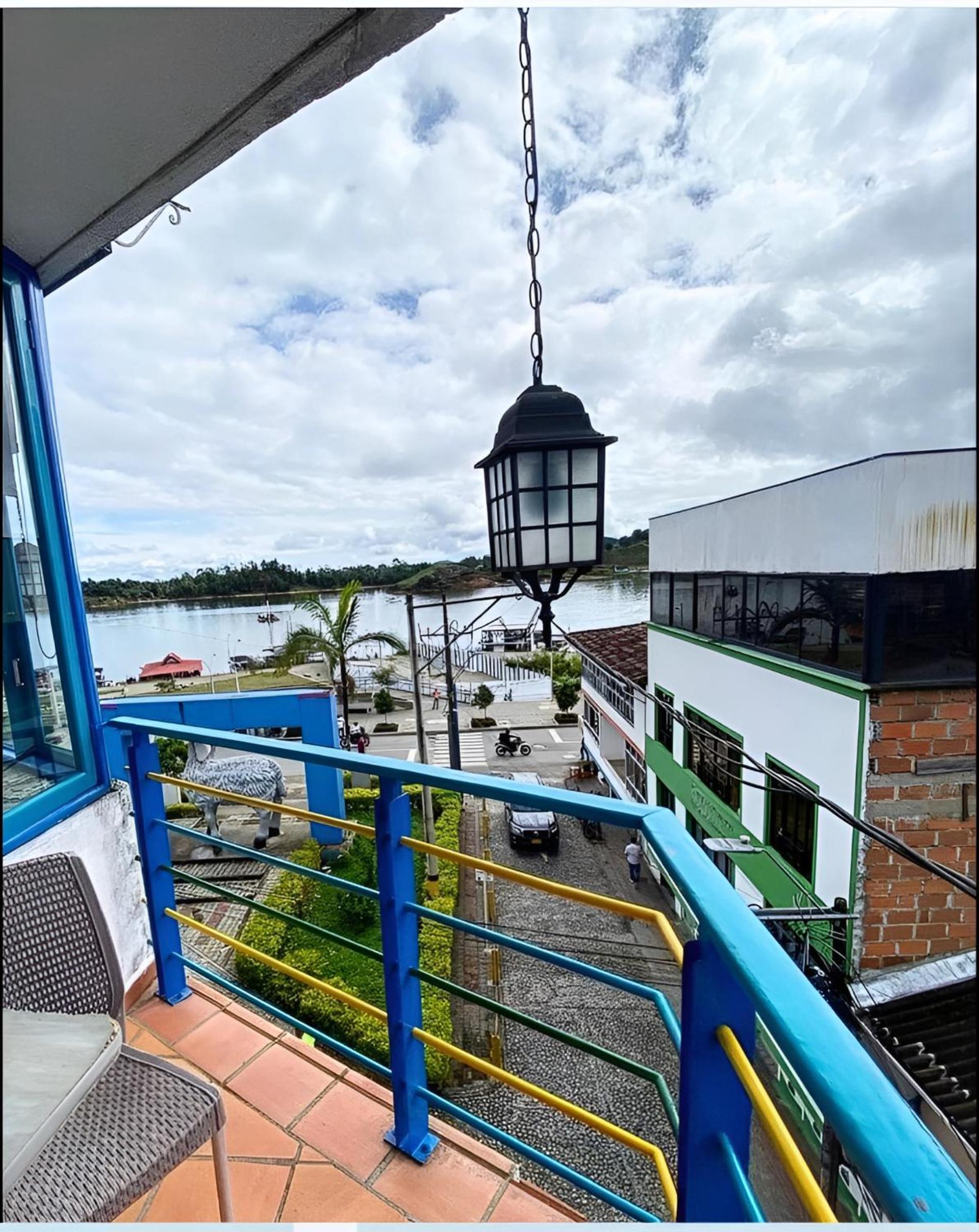 Suite with Lake View - Photo 7