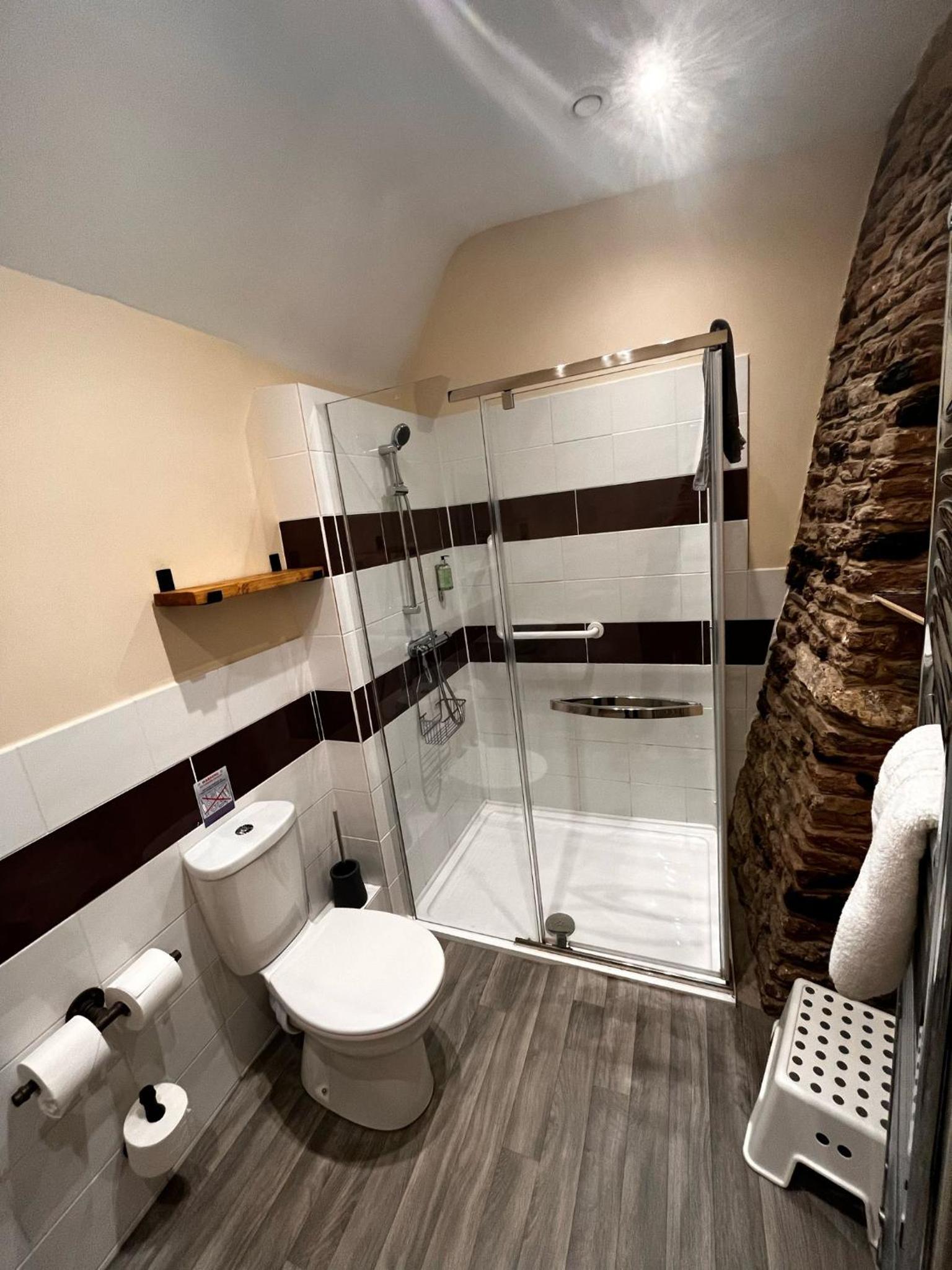 Family Room 2 - Photo 7