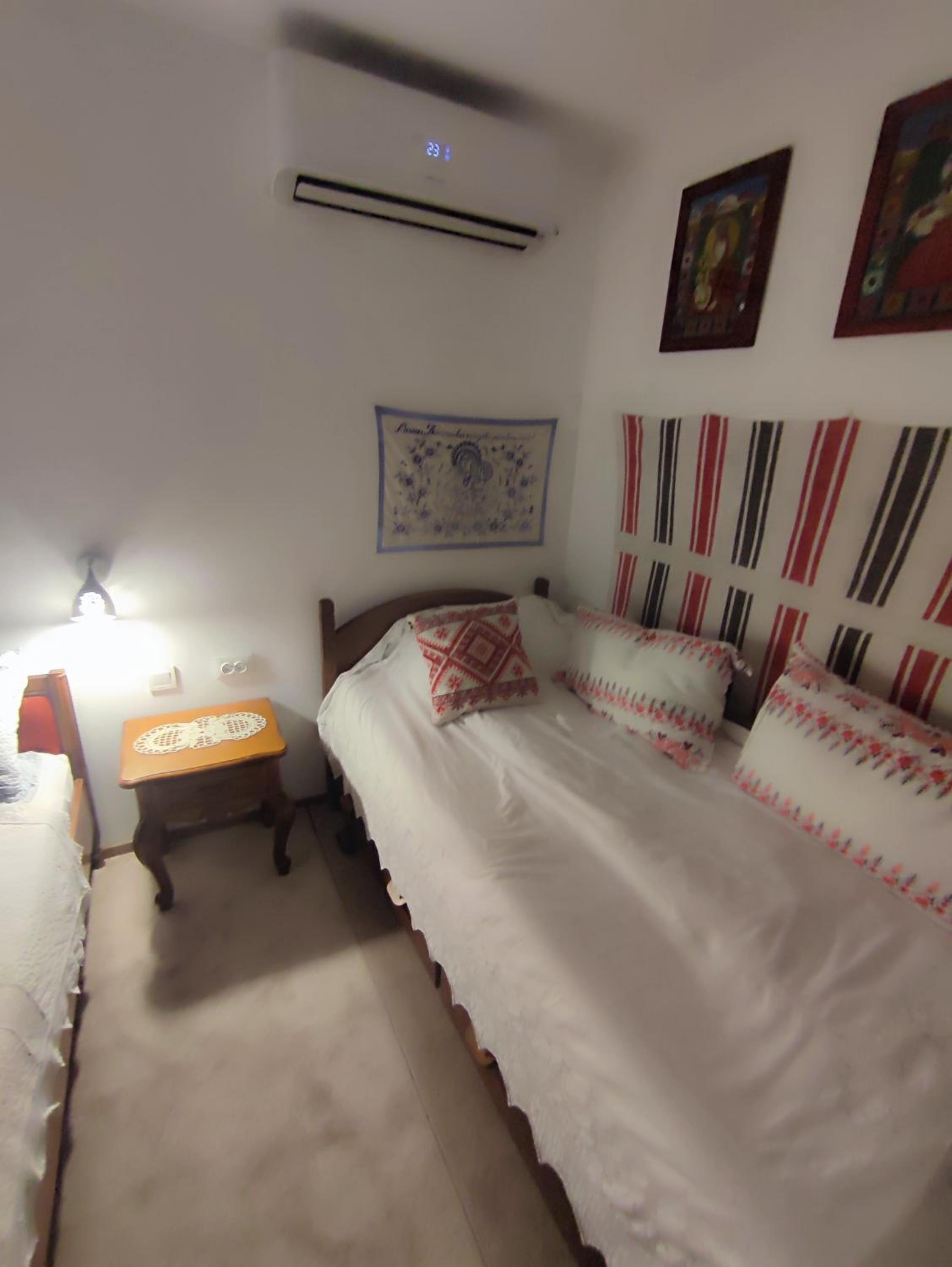 One-Bedroom House - Photo 25