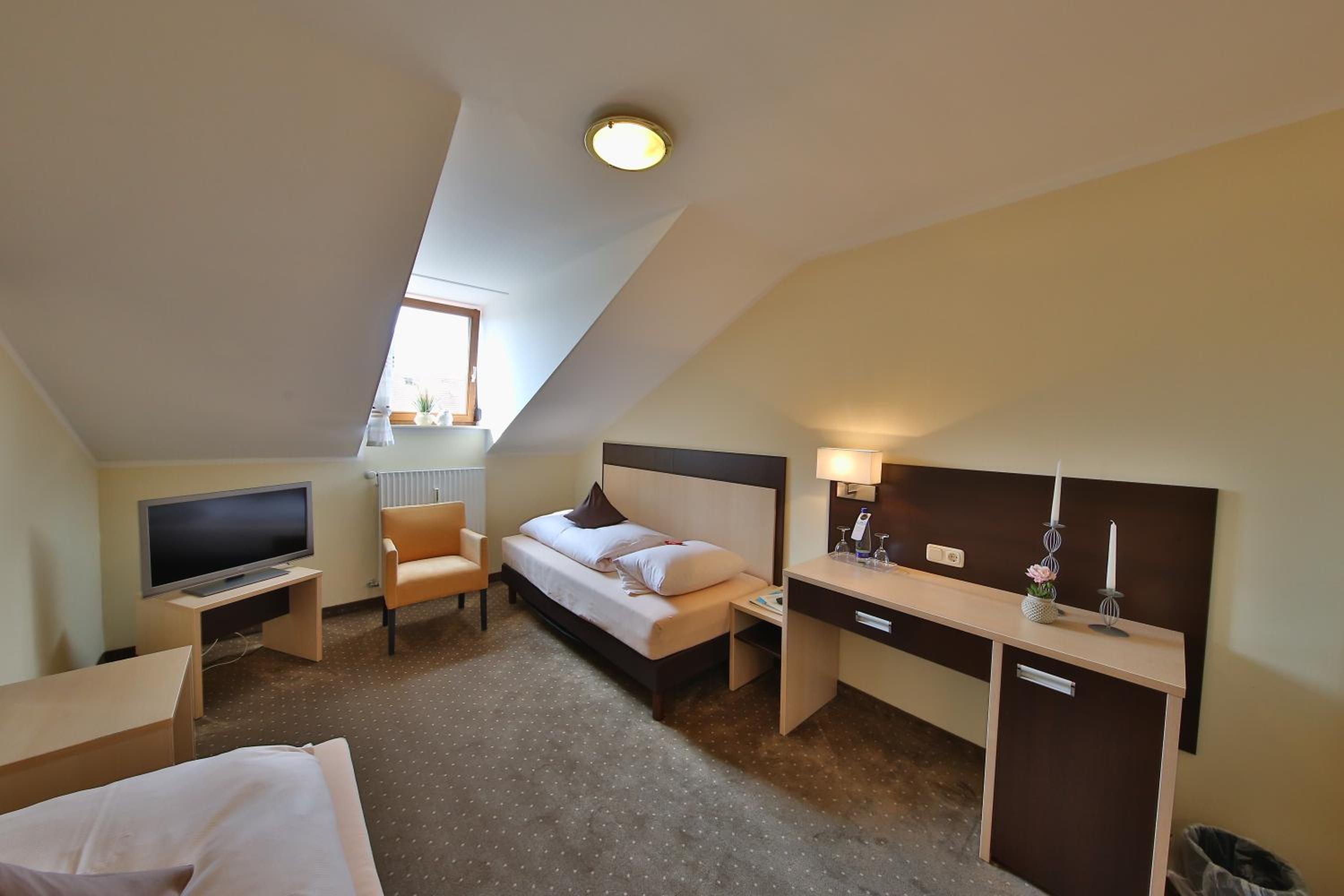 Single Room photo 3