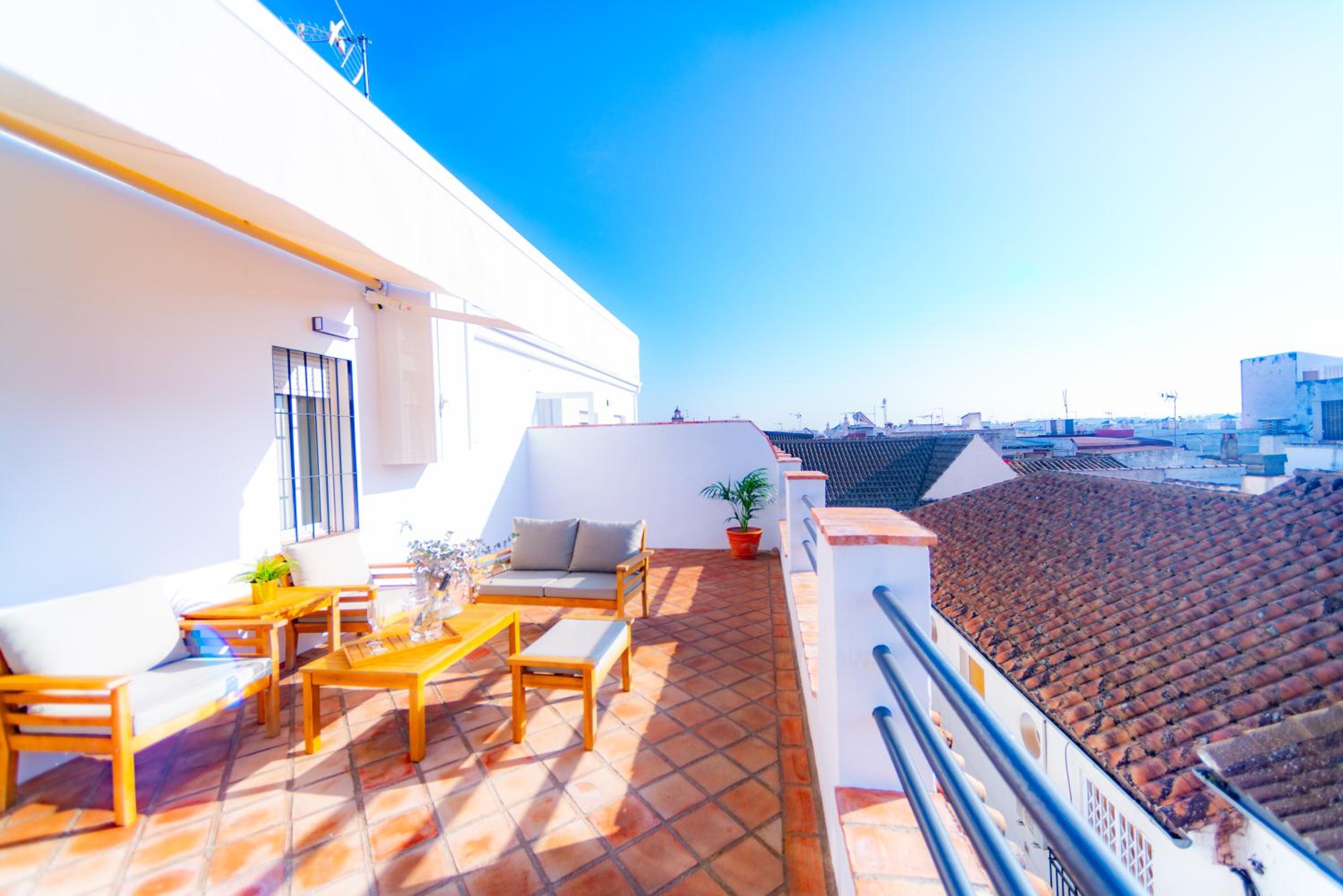 Penthouse Apartment - Photo 4