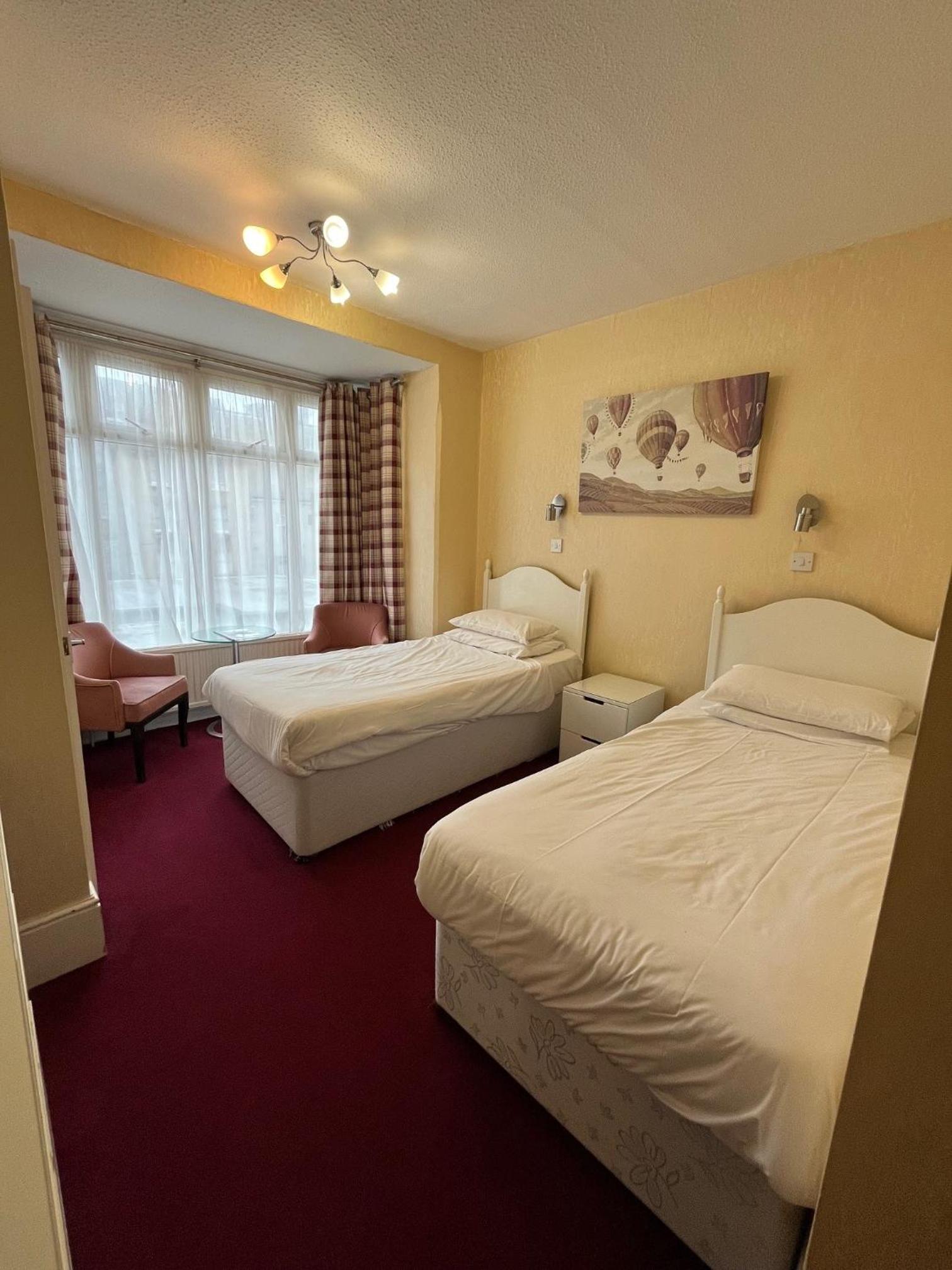 Standard Twin Room