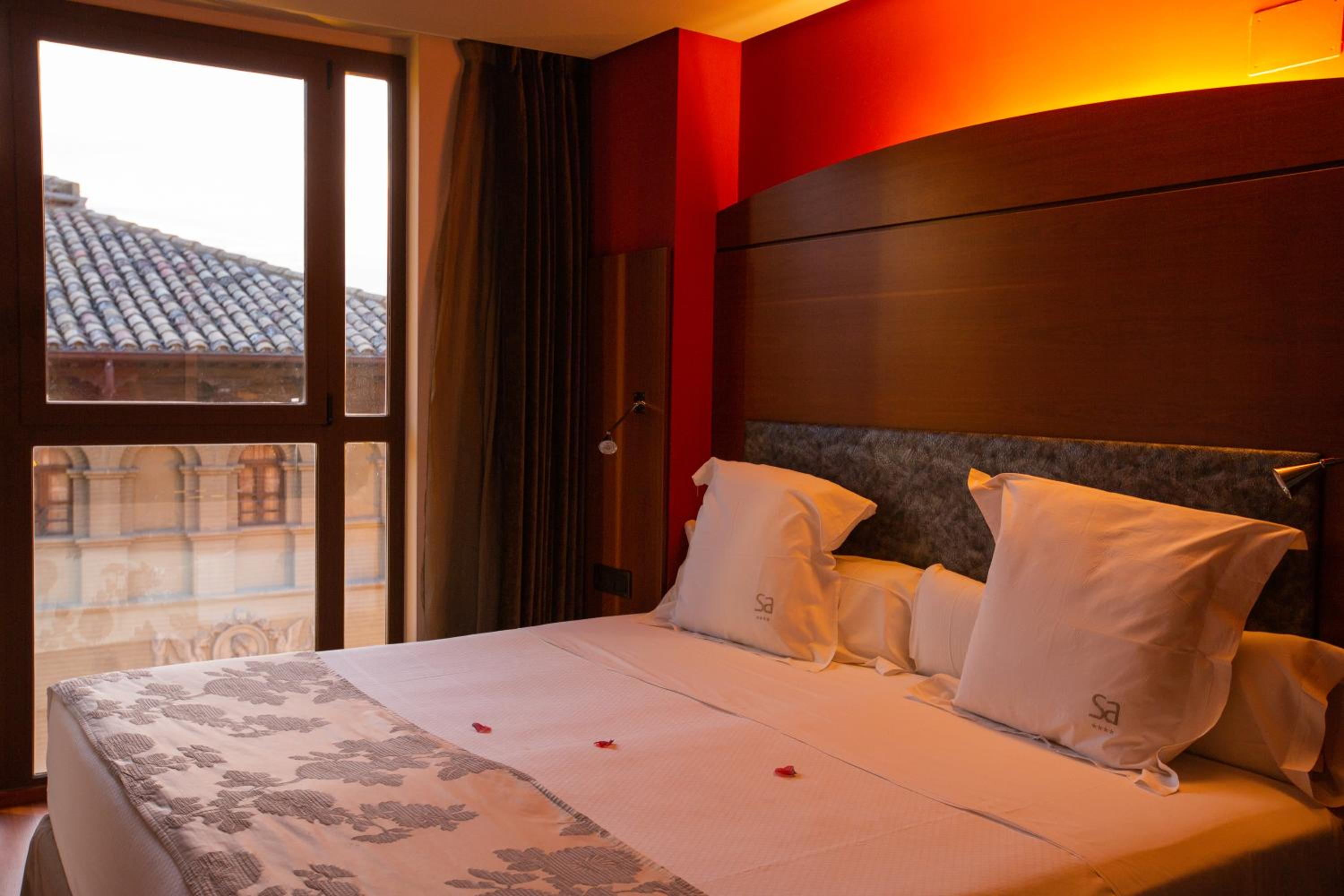 Twin Room - Photo 28