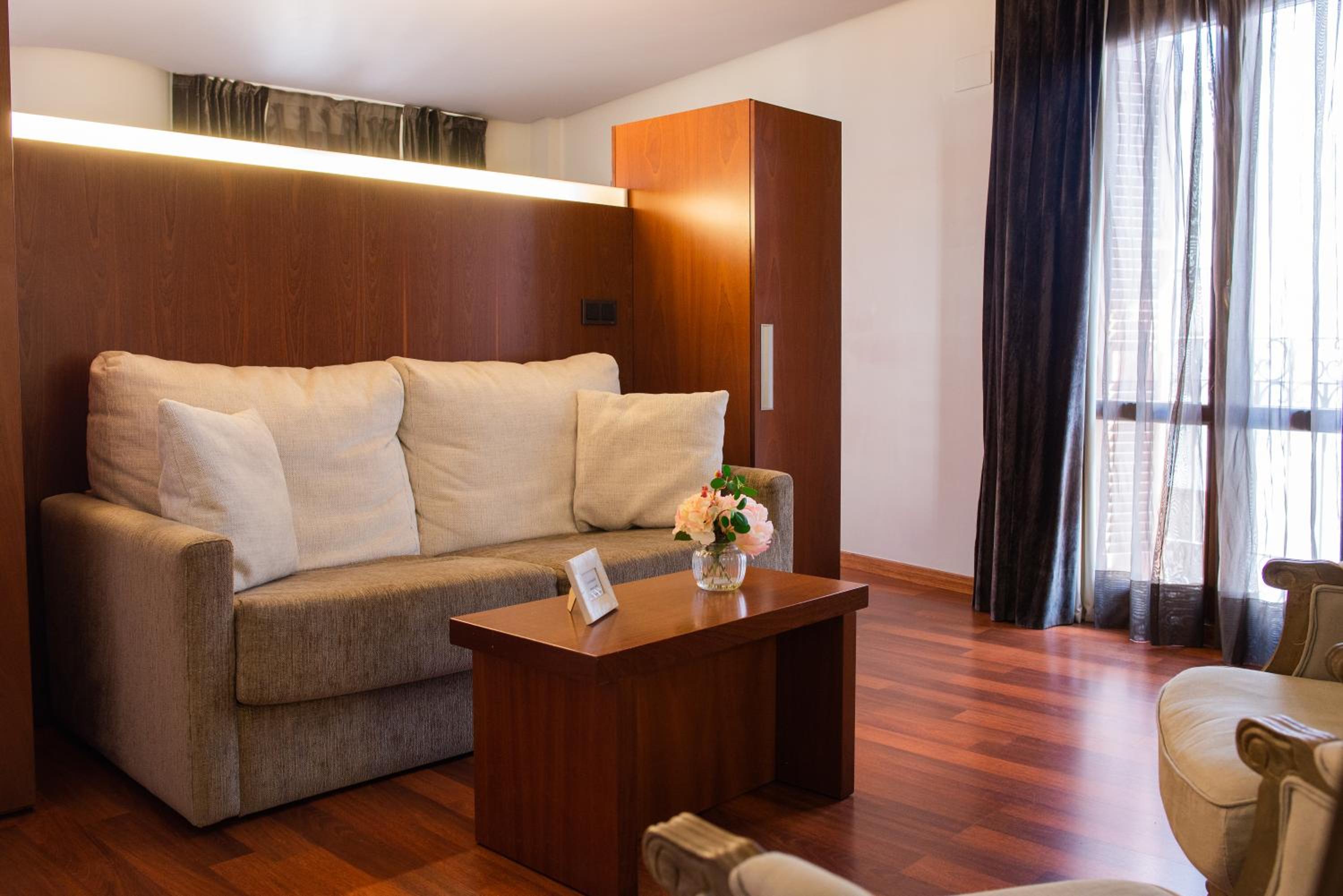 Junior Suite - Photo 12