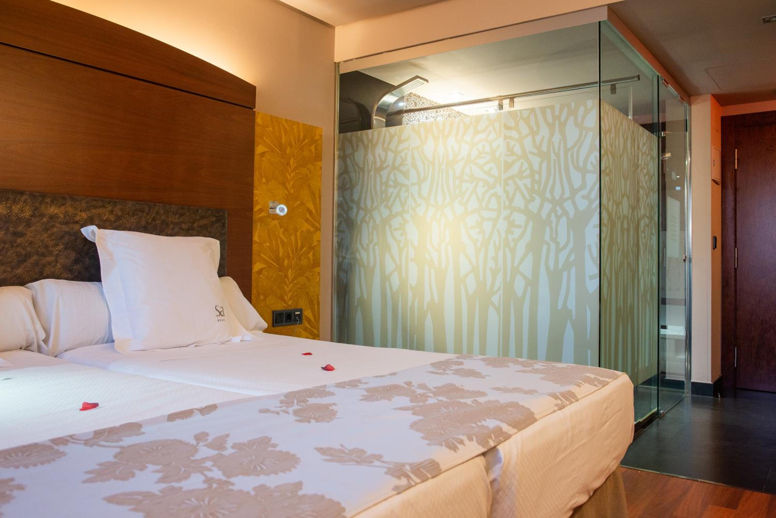 Twin Room - Photo 31