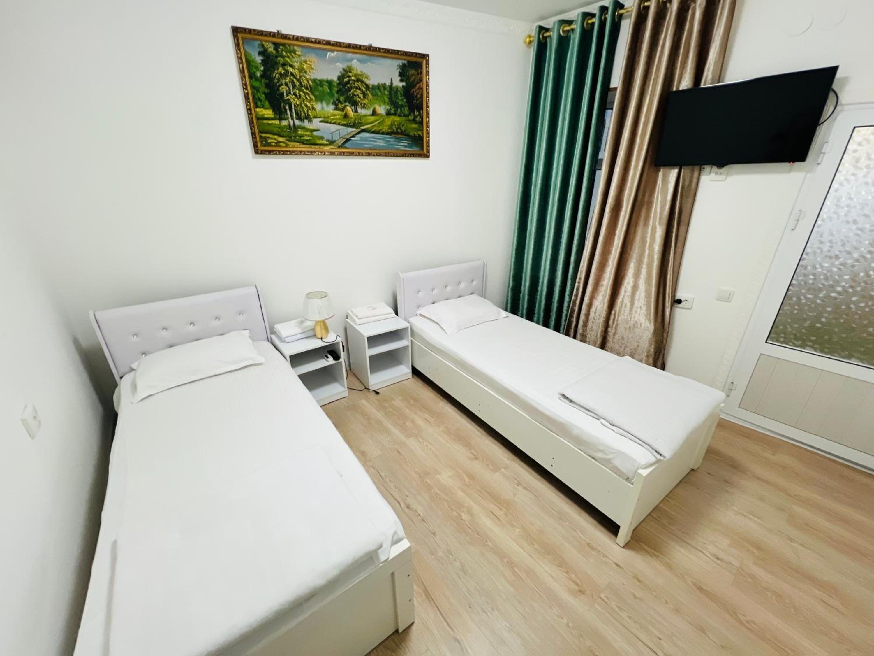 Deluxe Double Room With Shower photo 2