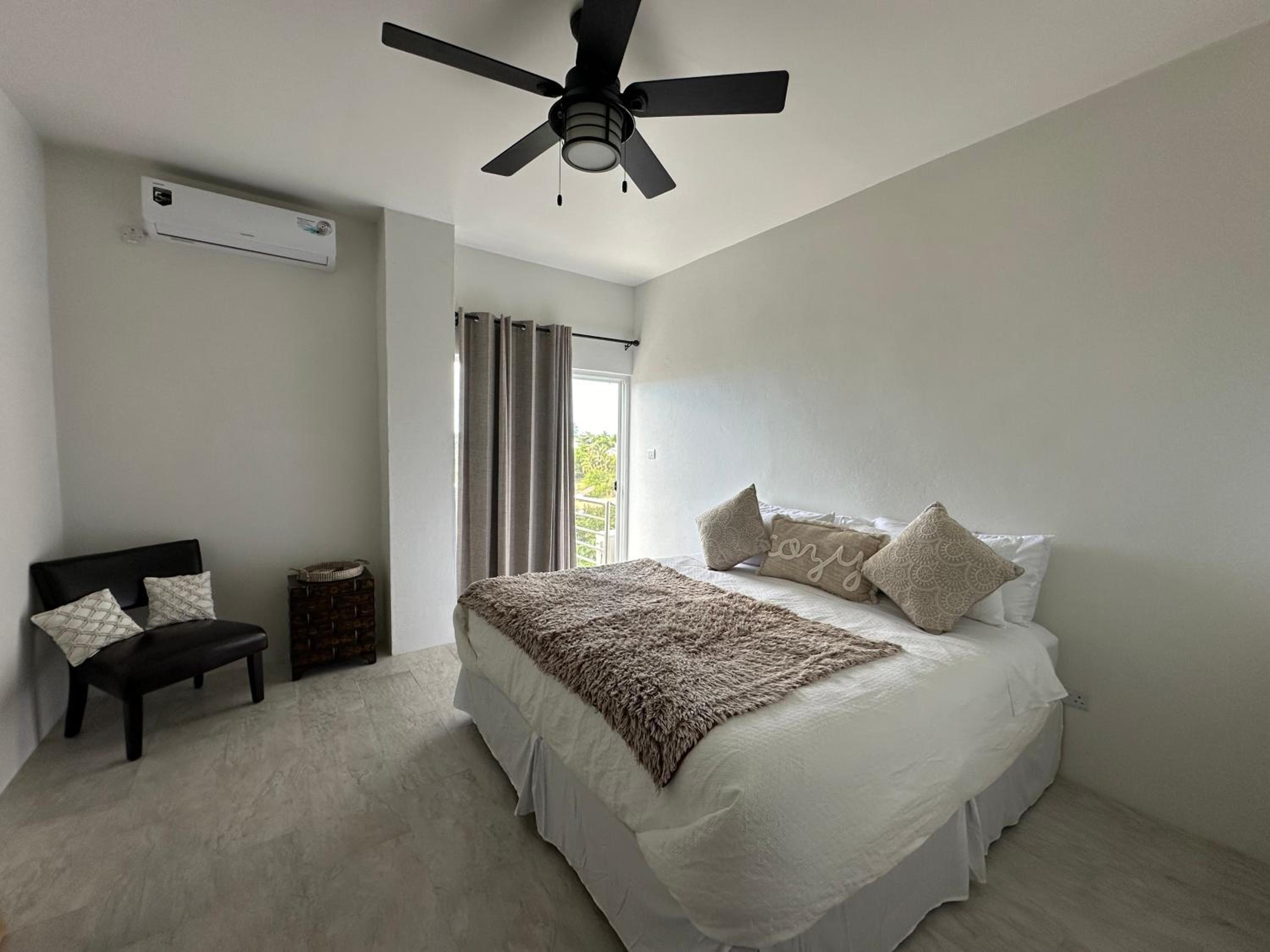 Deluxe Double Room with Balcony and Sea View photo 3