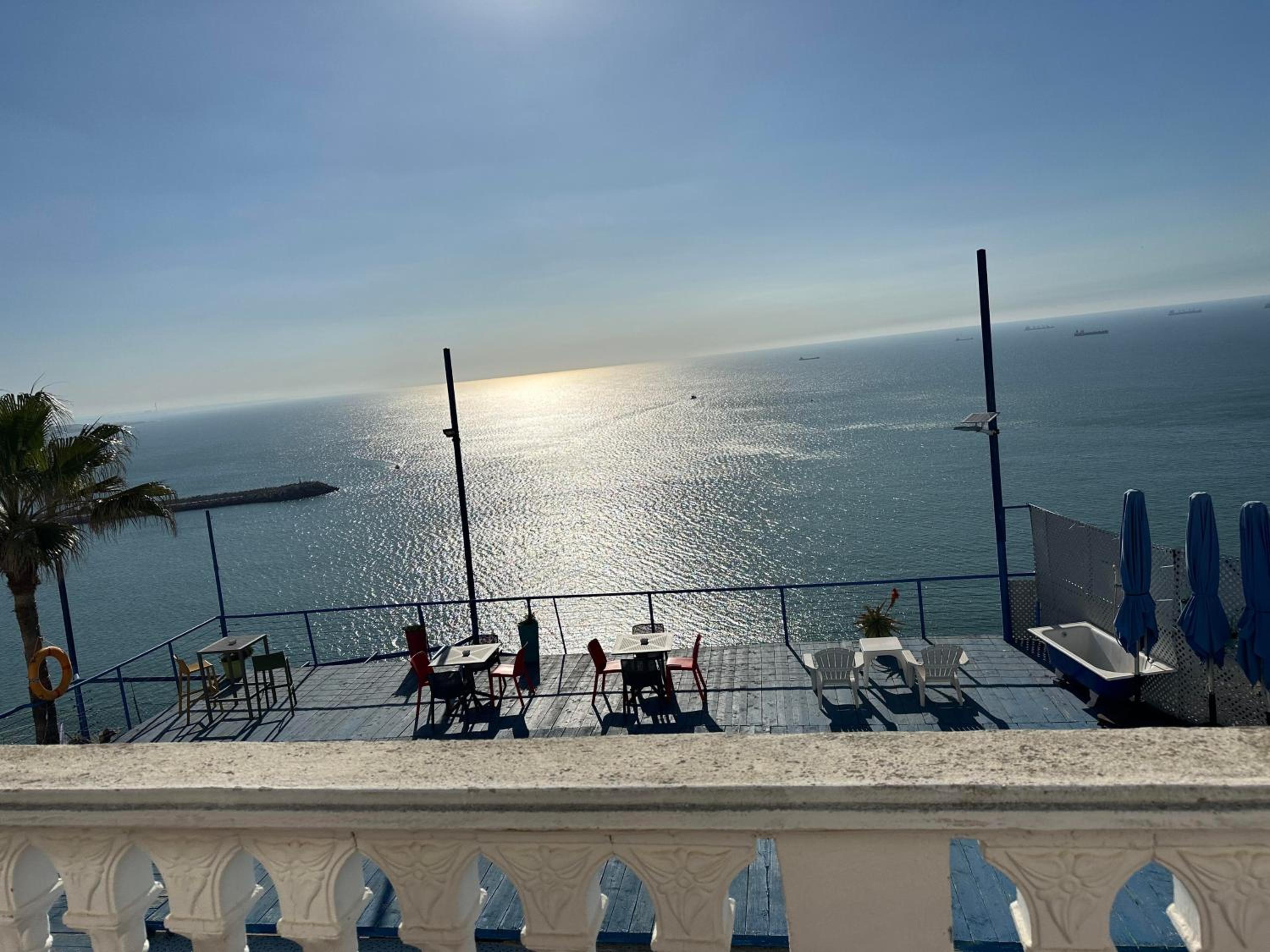 Suite with Sea View - Photo 4