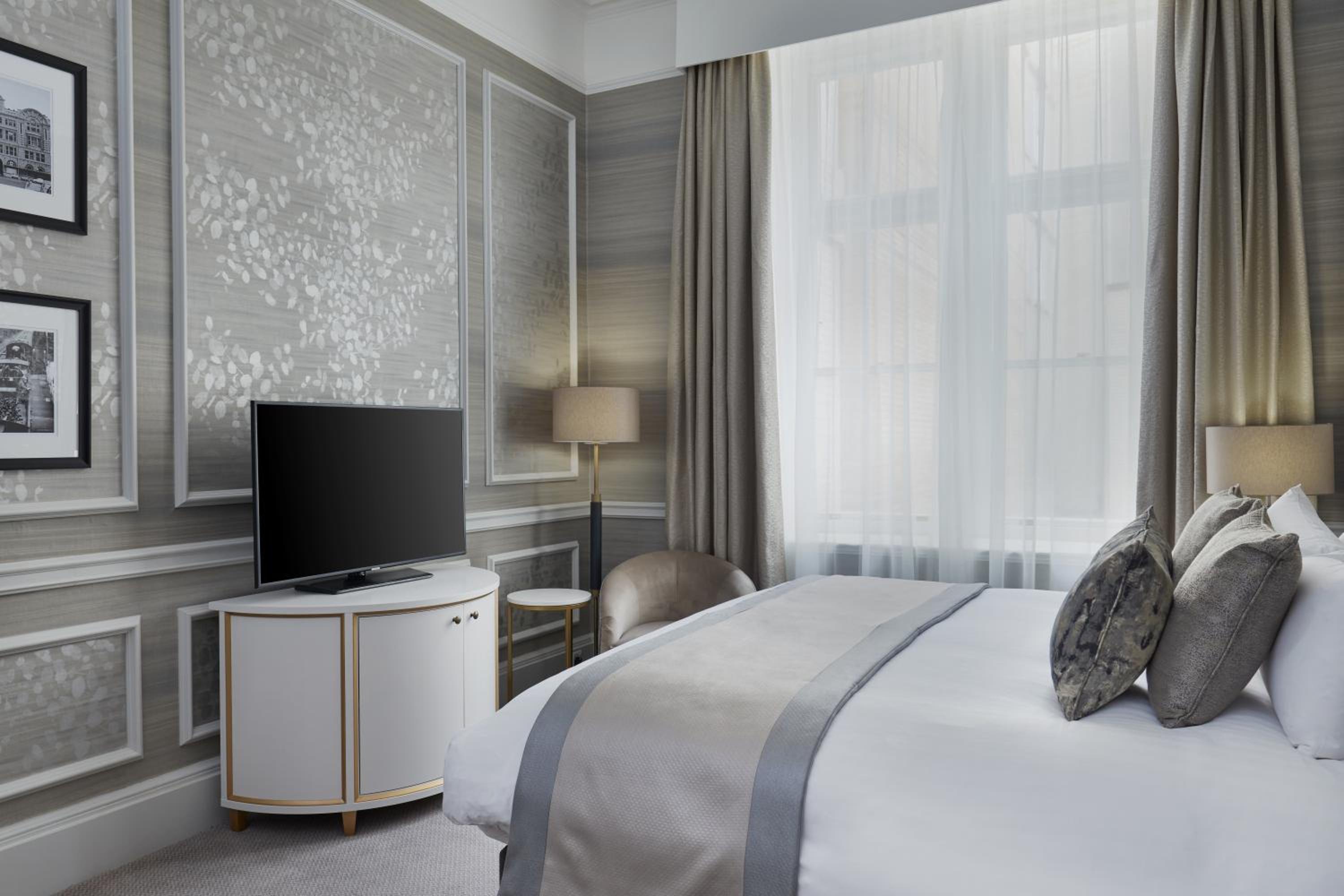 Superior King Room - Photo 2