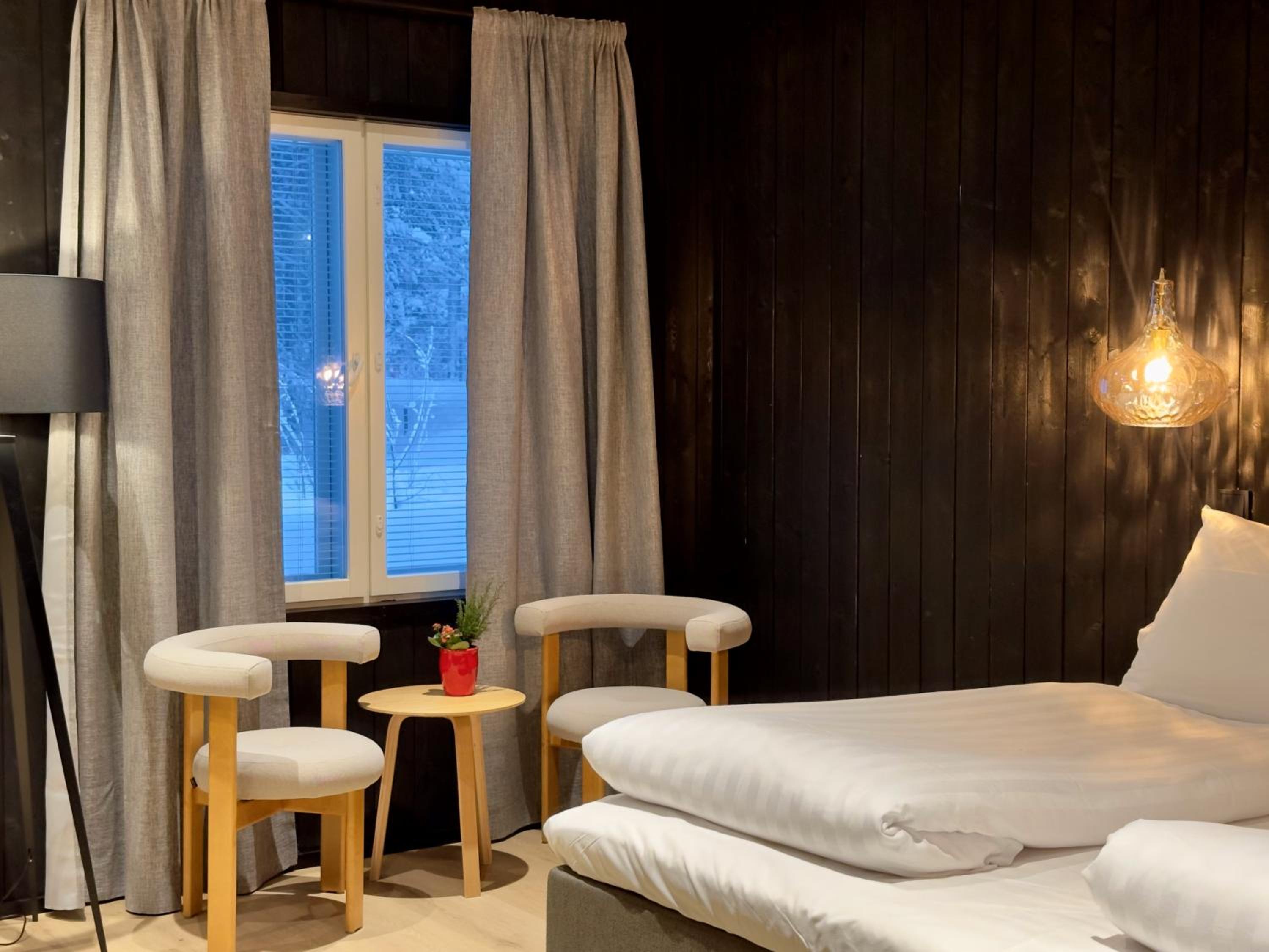 Deluxe Double or Twin Room - Photo 8