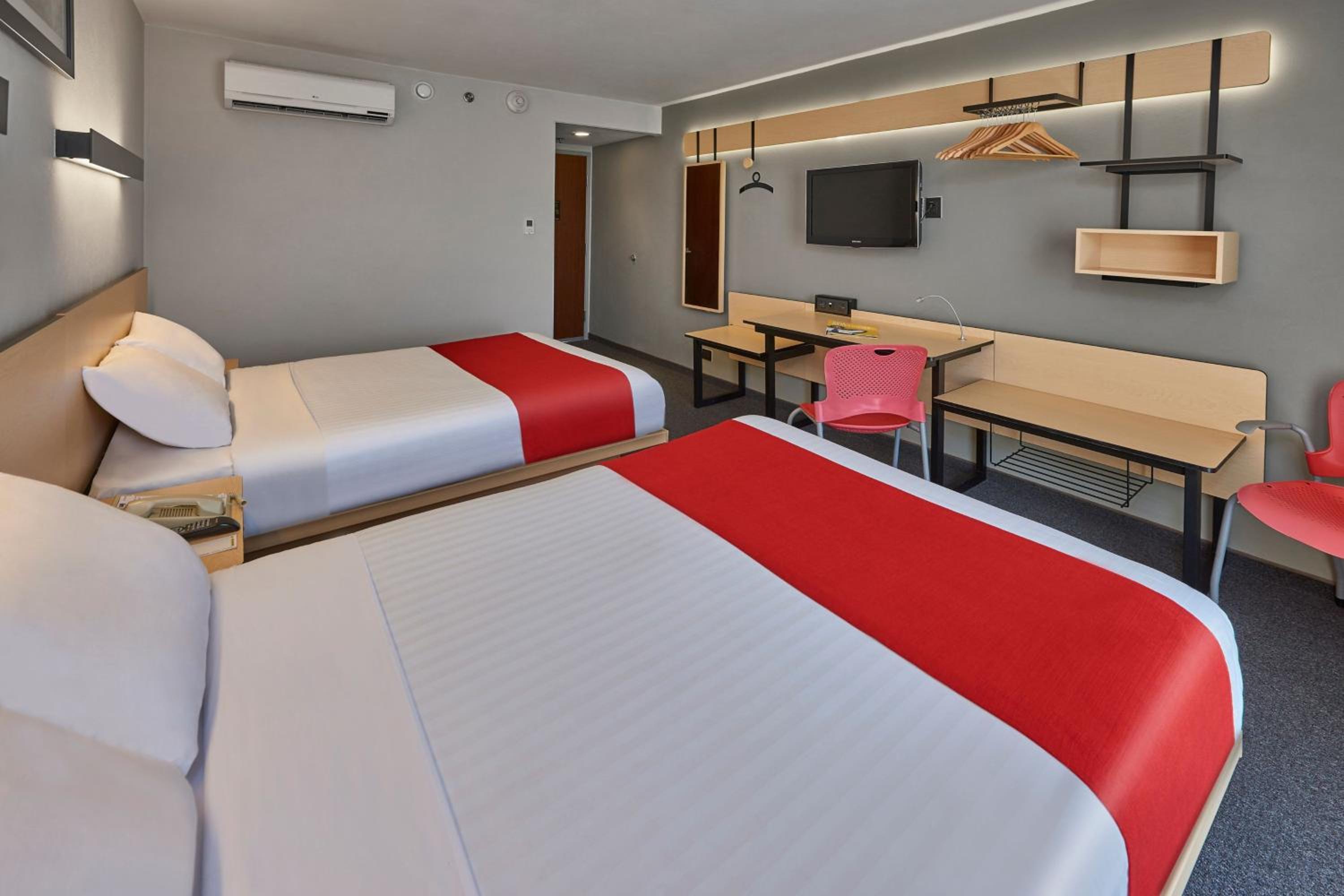 Double Room with Two Double Beds photo 3