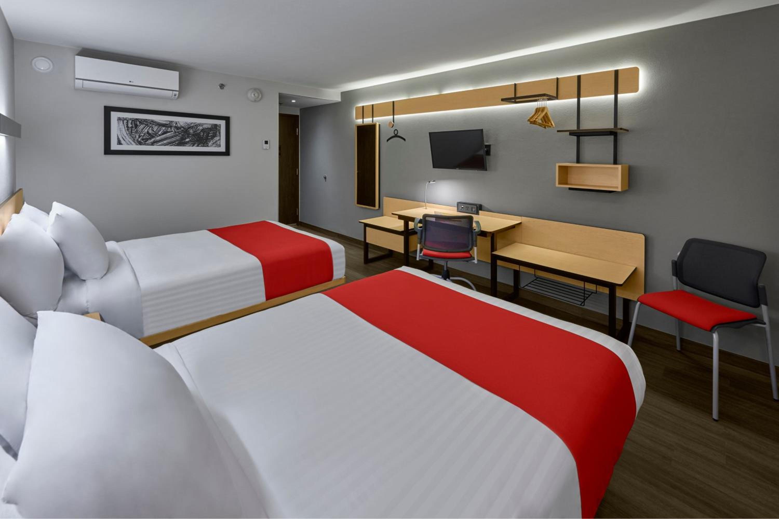Double Room with Two Double Beds - Photo 4