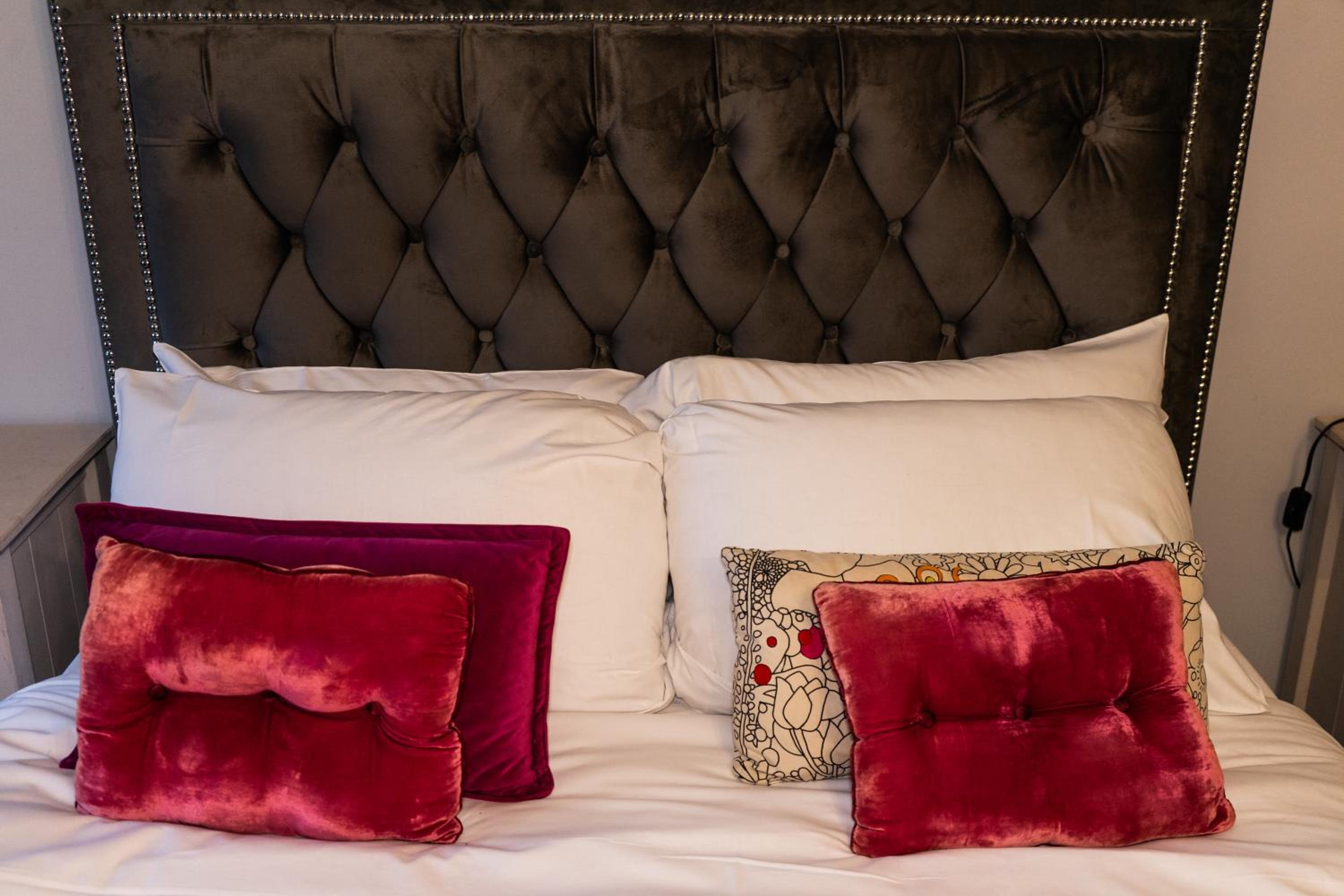 Double Room - Photo 6