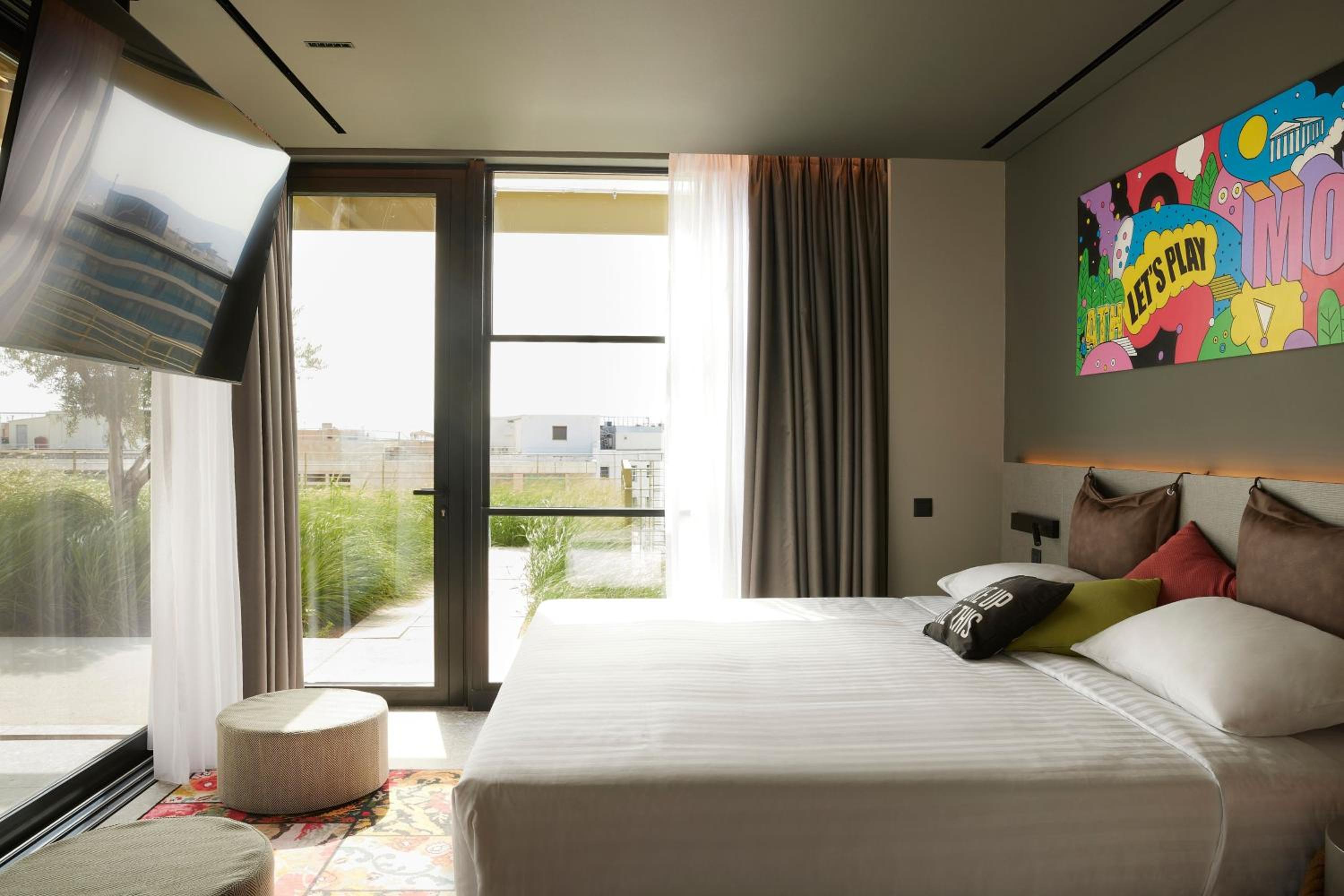 Moxyfied One-Bedroom Presidential King Suite