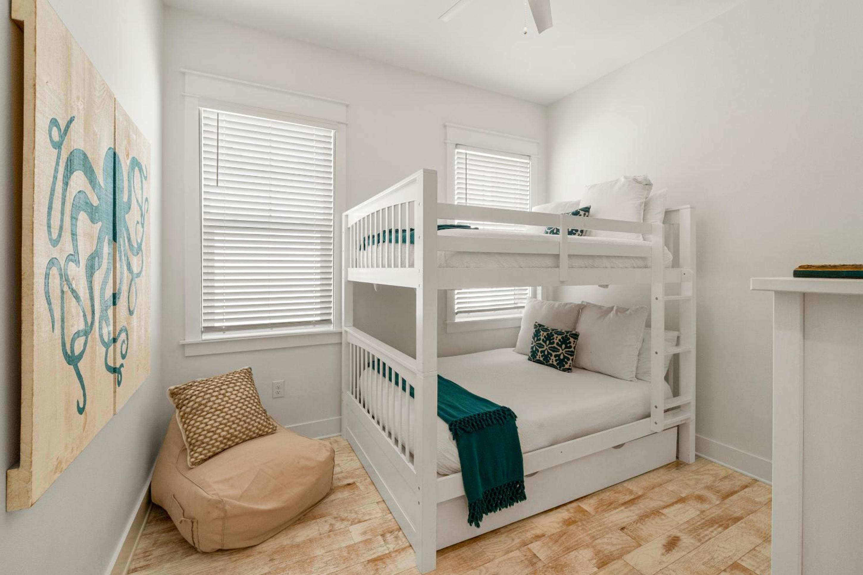 Three-Bedroom Townhouse photo 2