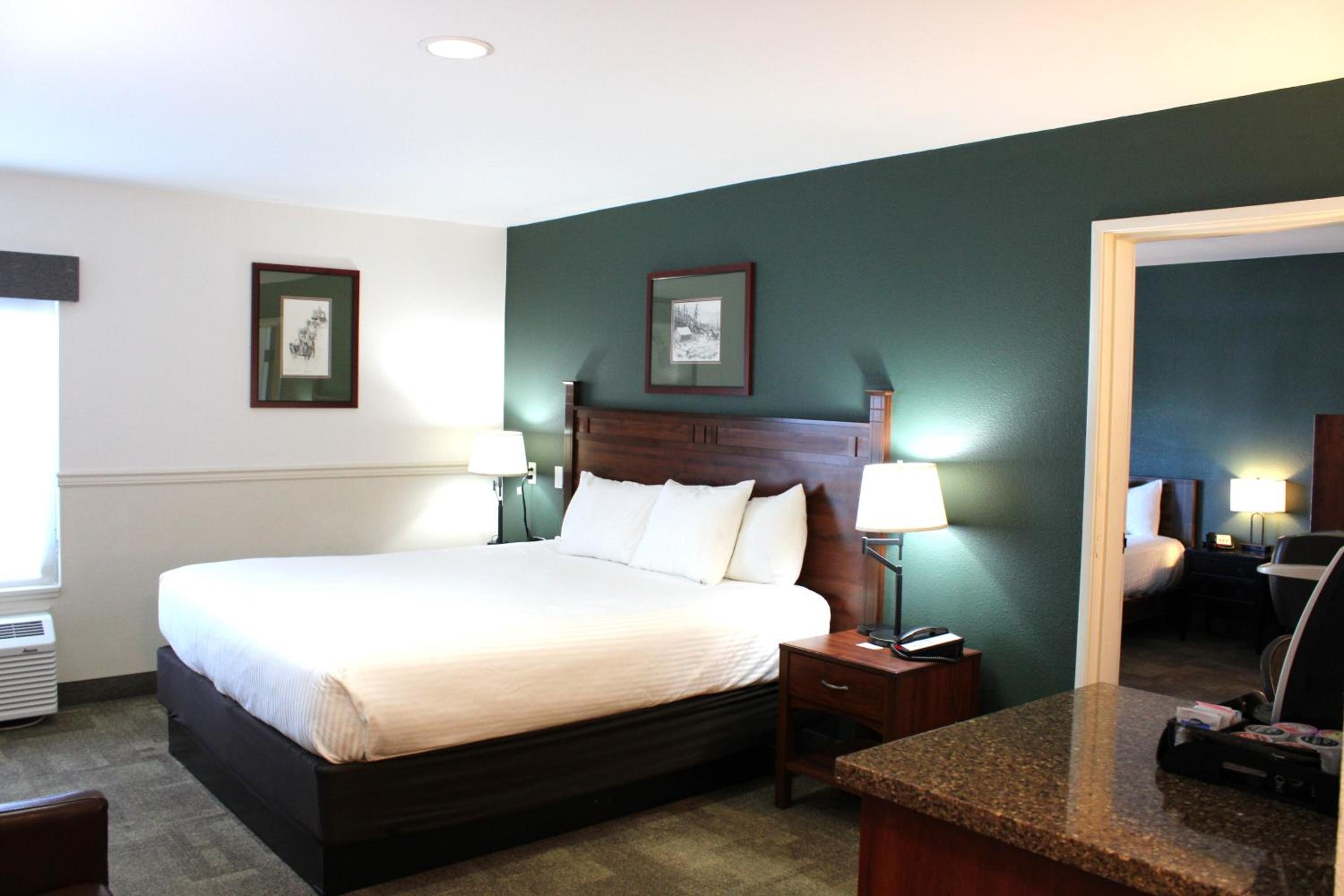 Deluxe Family Suite