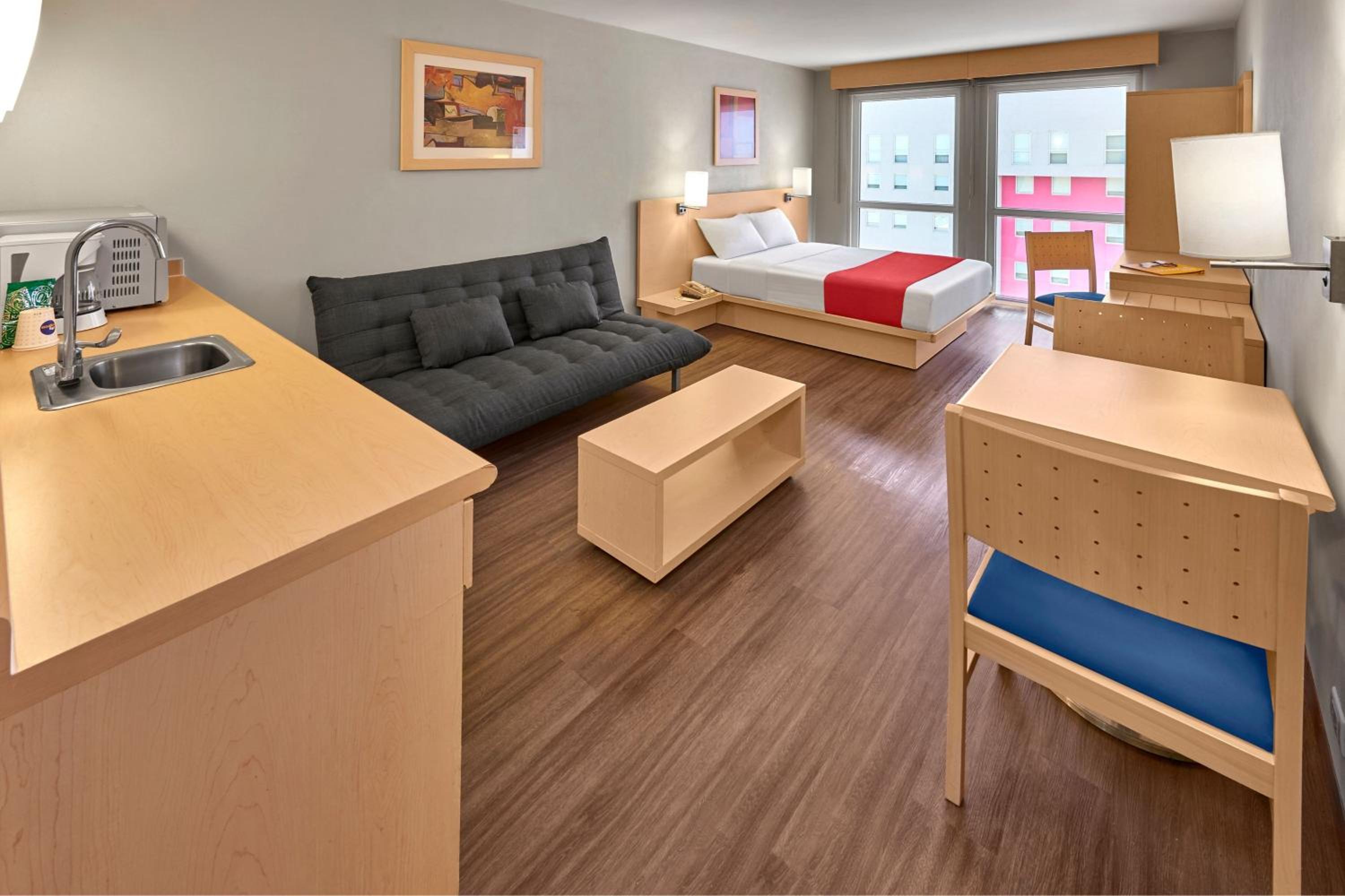 Superior Queen Room with Sofa Bed - Photo 2