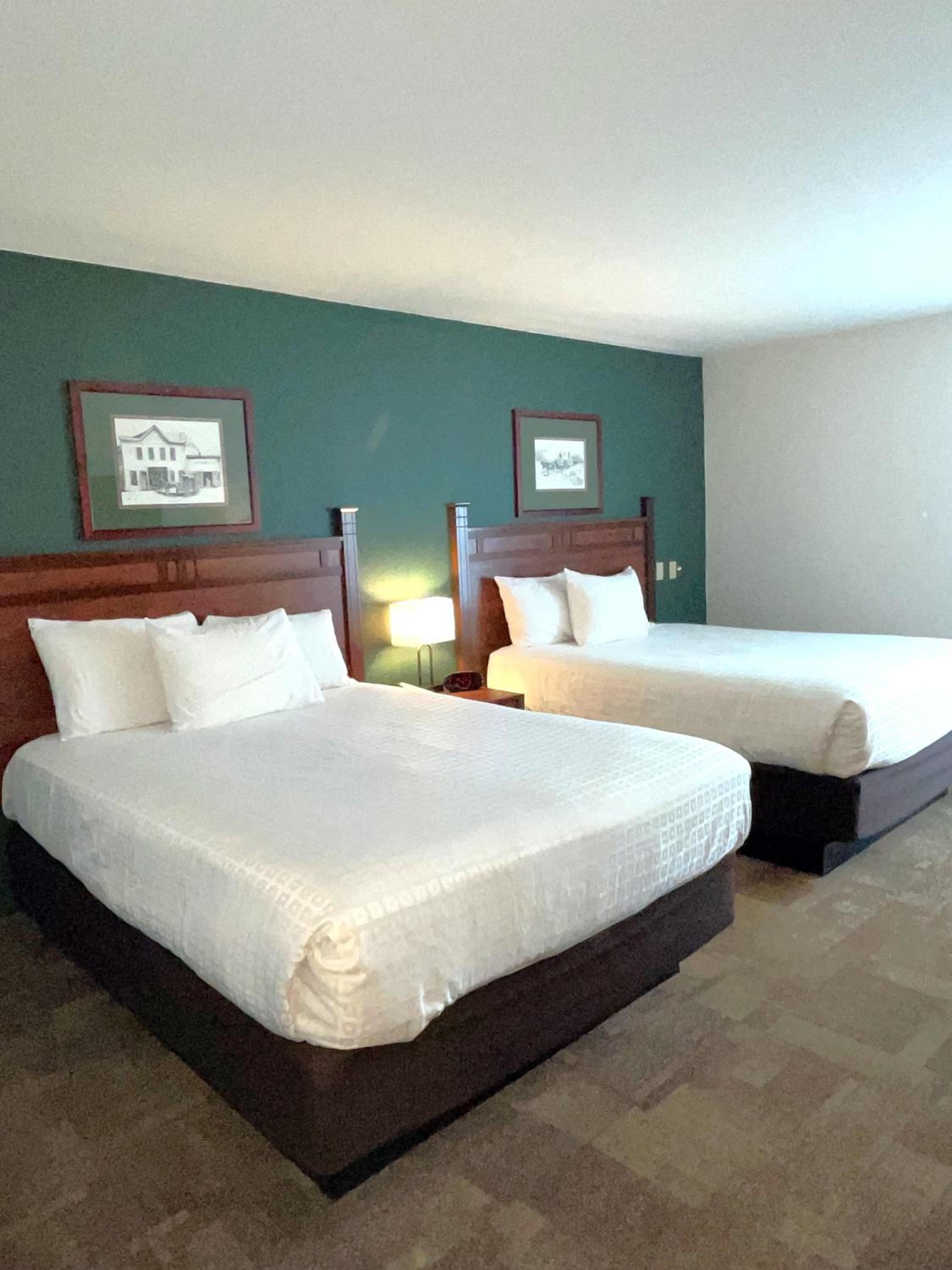 Queen Room with Two Queen Beds - Disability Access photo 1