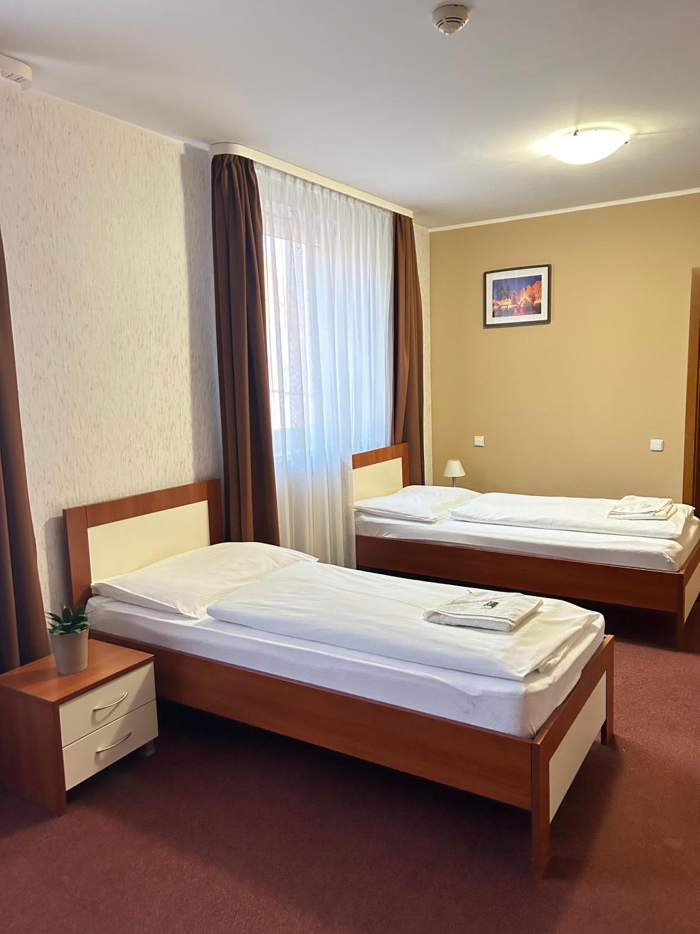 Double or Twin Room - Photo 5
