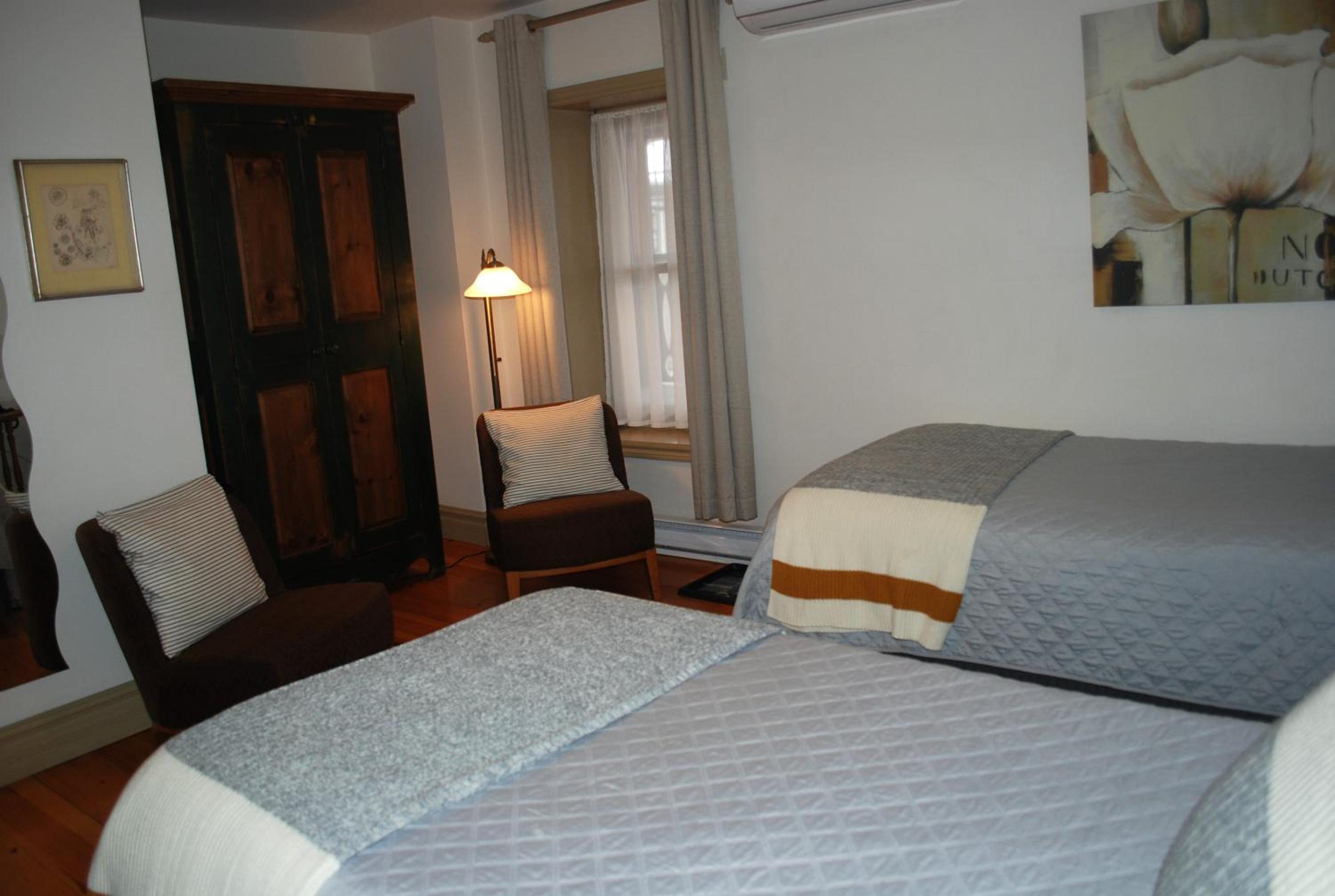 Standard Twin Room - Photo 2
