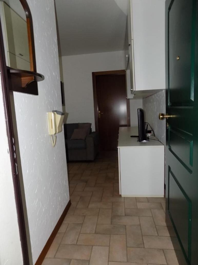 One-Bedroom House - Photo 9