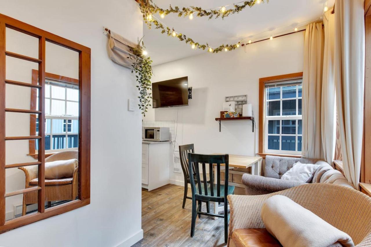 Studio Apartment photo 3