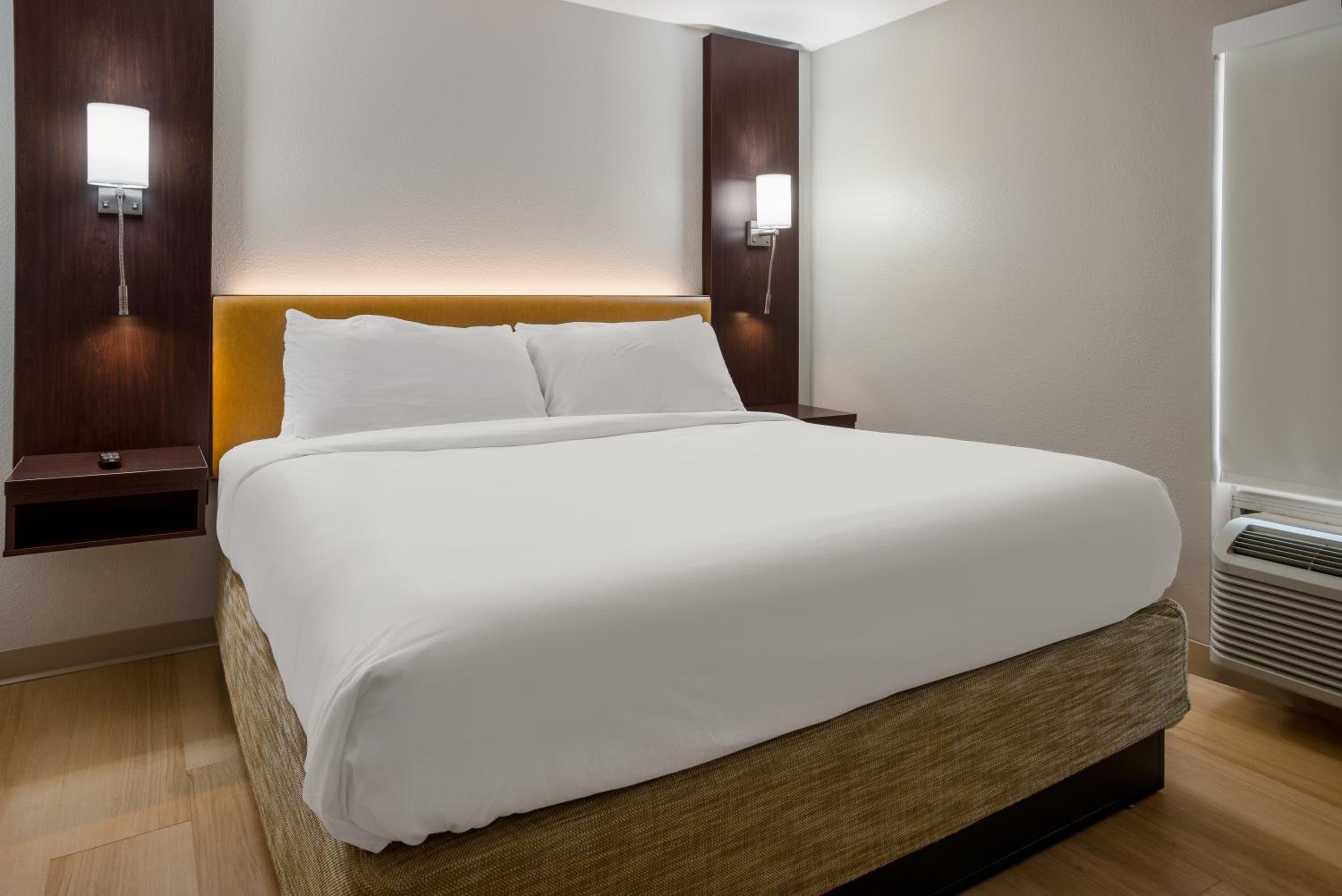 Deluxe King Suite