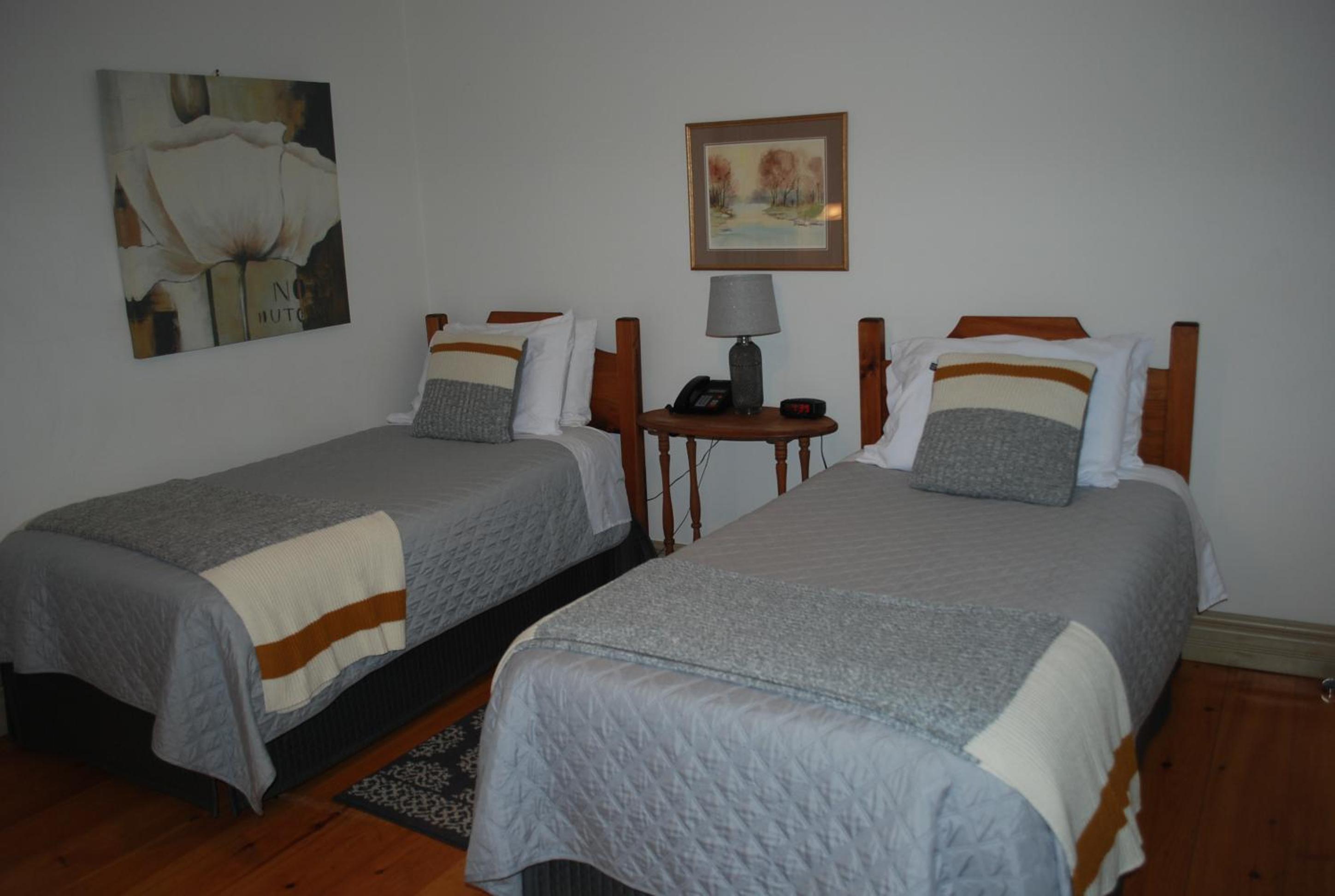 Standard Twin Room - Photo 3