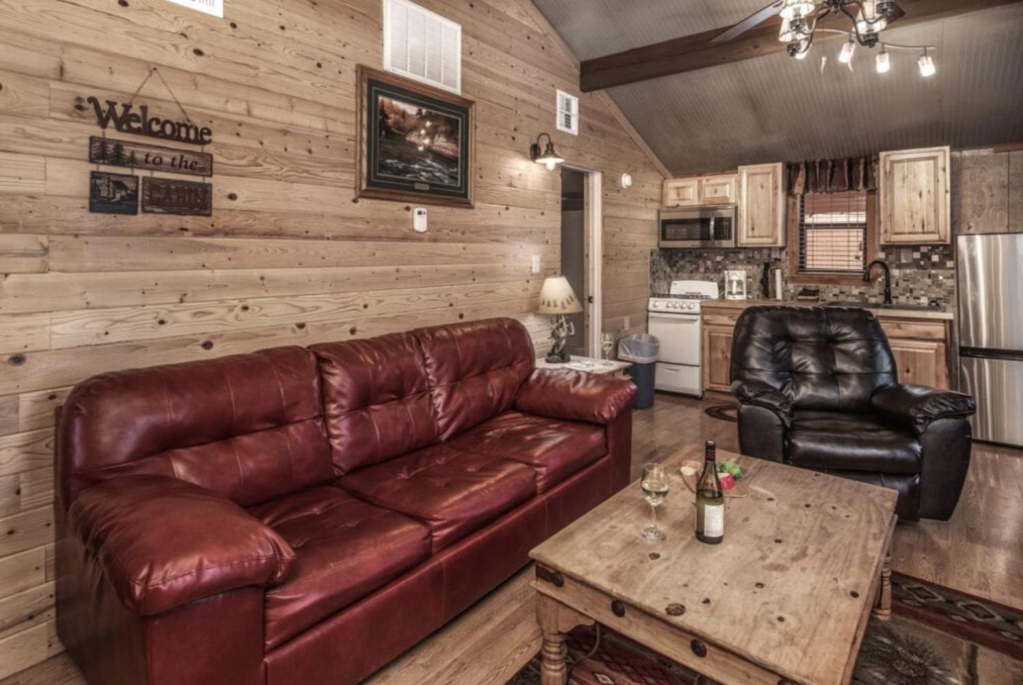 One-Bedroom Cabin (Raven) photo 2