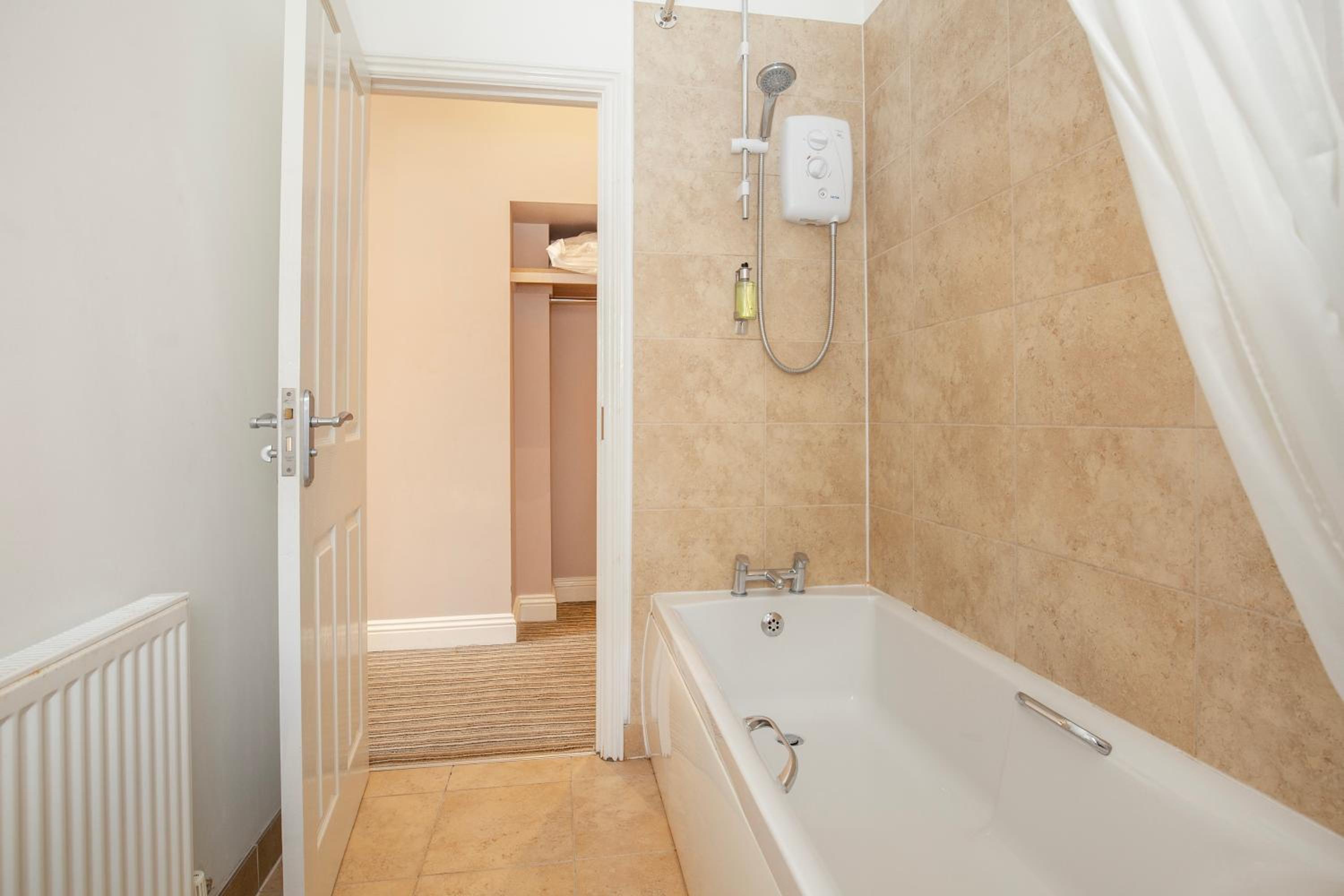 Twin Room - Photo 2