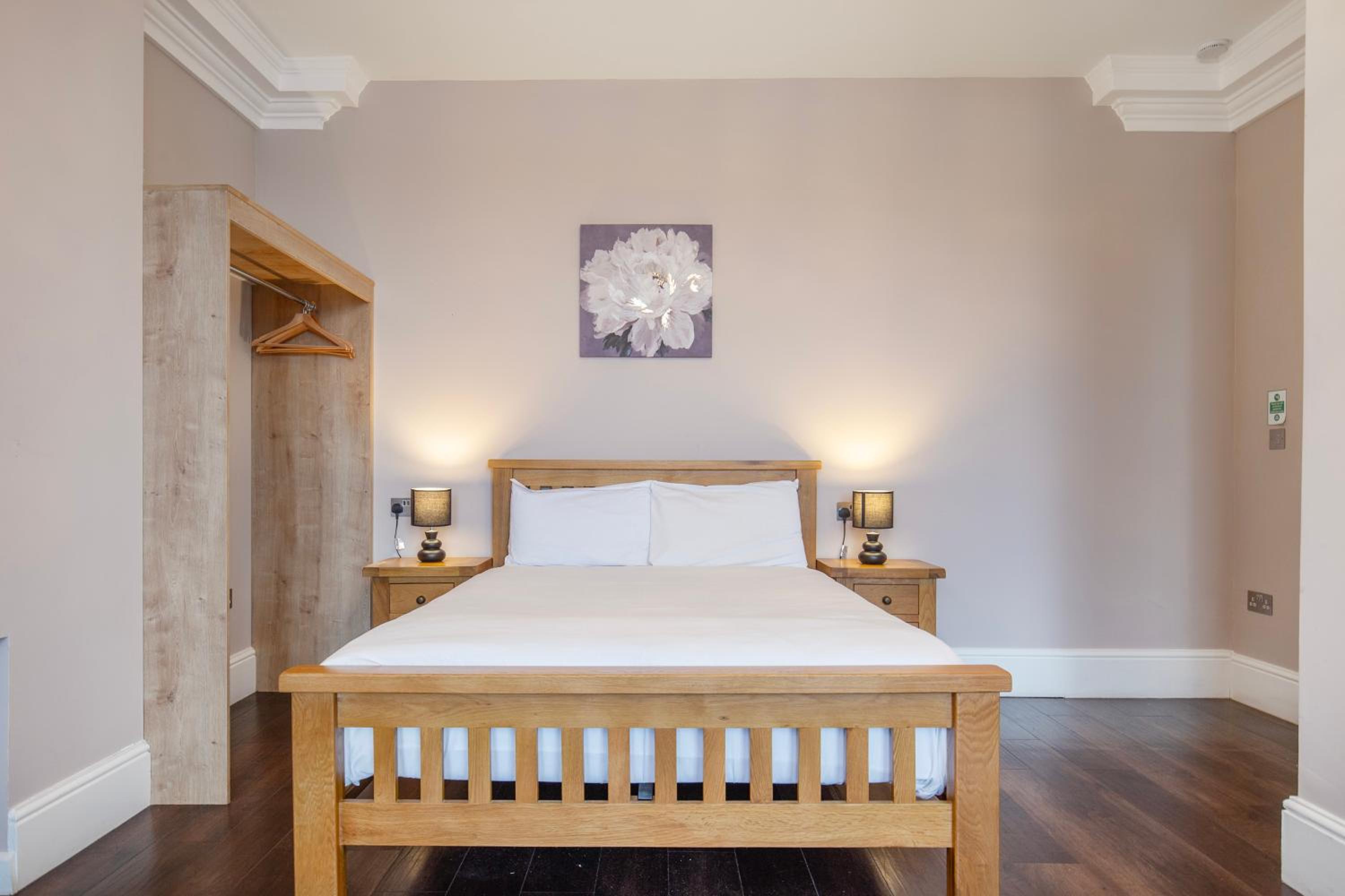 Double Room - Photo 11