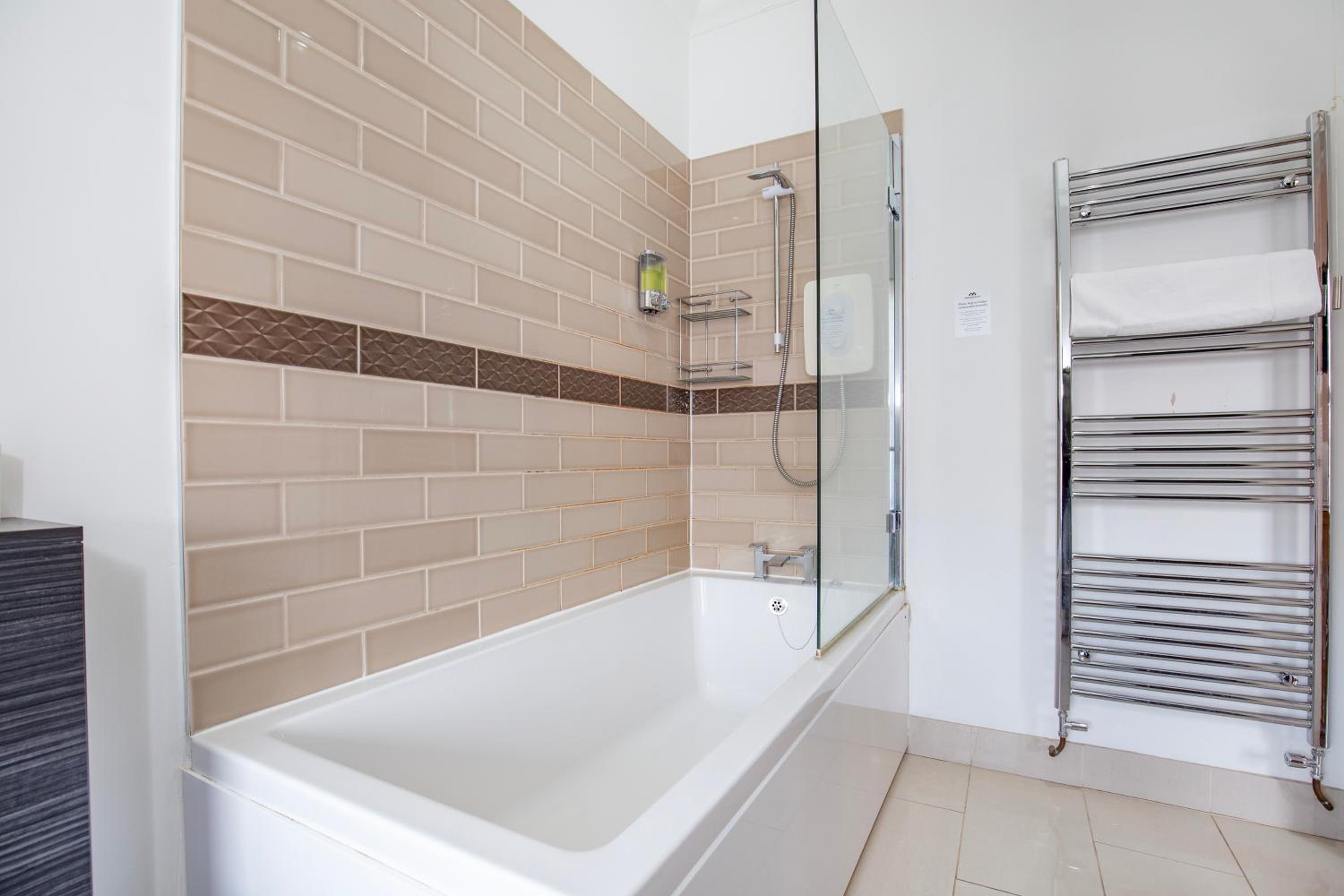 Double Room - Photo 17
