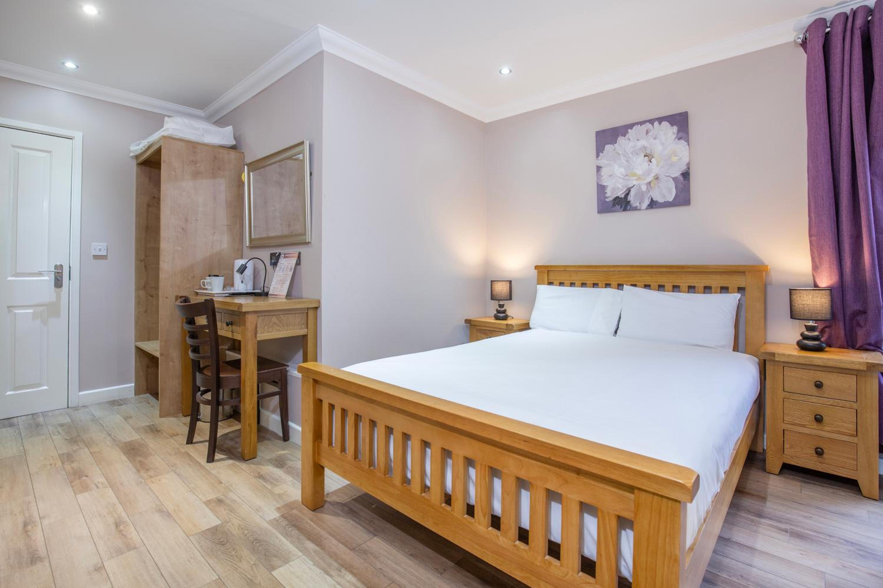 Double Room - Photo 10