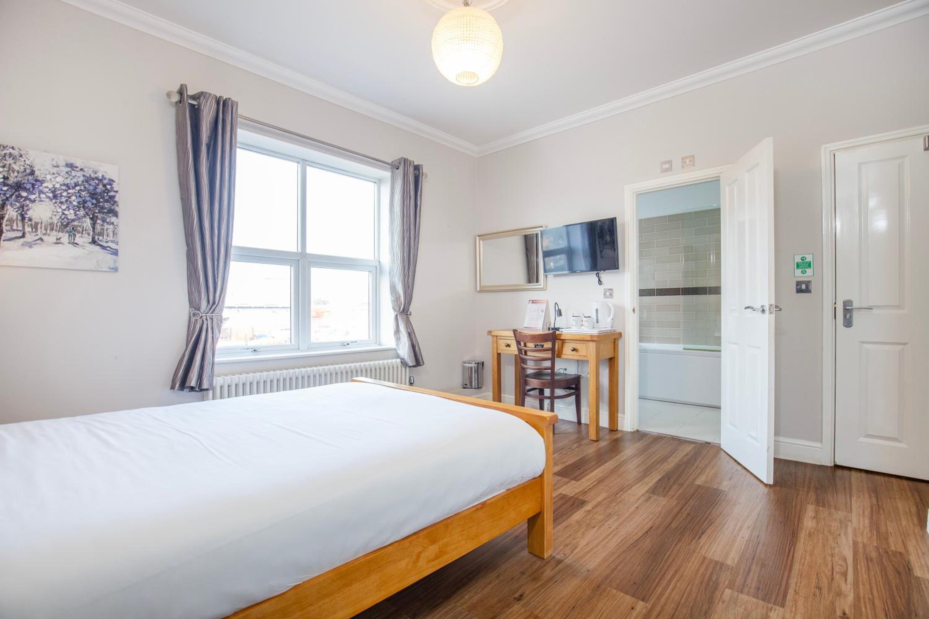 Double Room - Photo 16