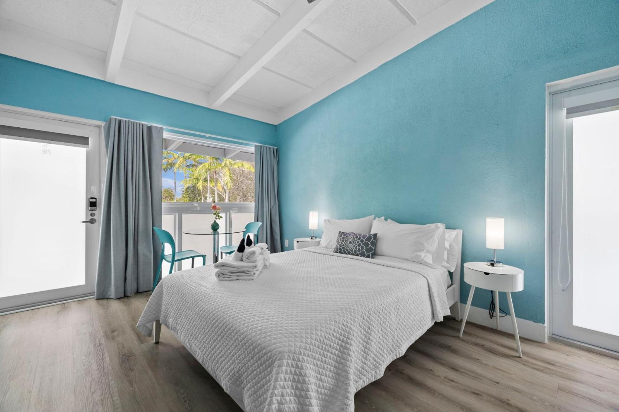Queen Room with Balcony photo 2