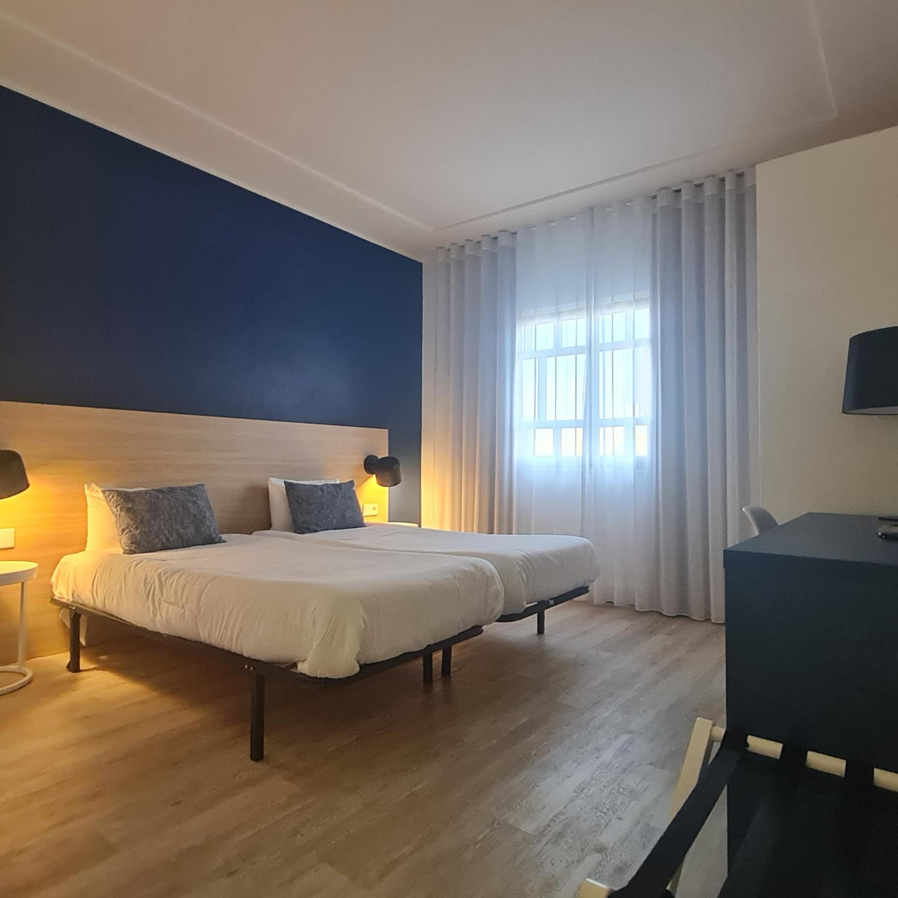 Double or Twin Room - Photo 3