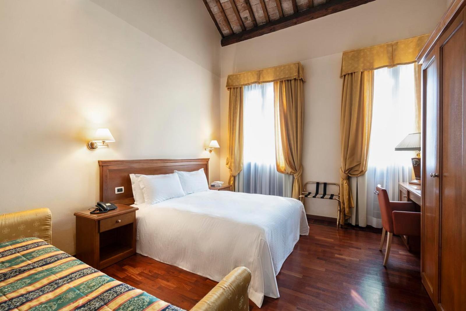 Superior Double or Twin Room - Photo 7