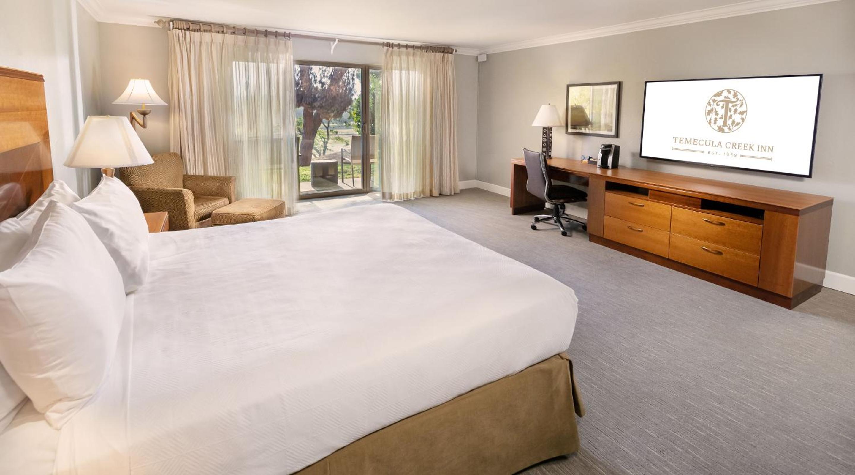 Deluxe King Room - Photo 1