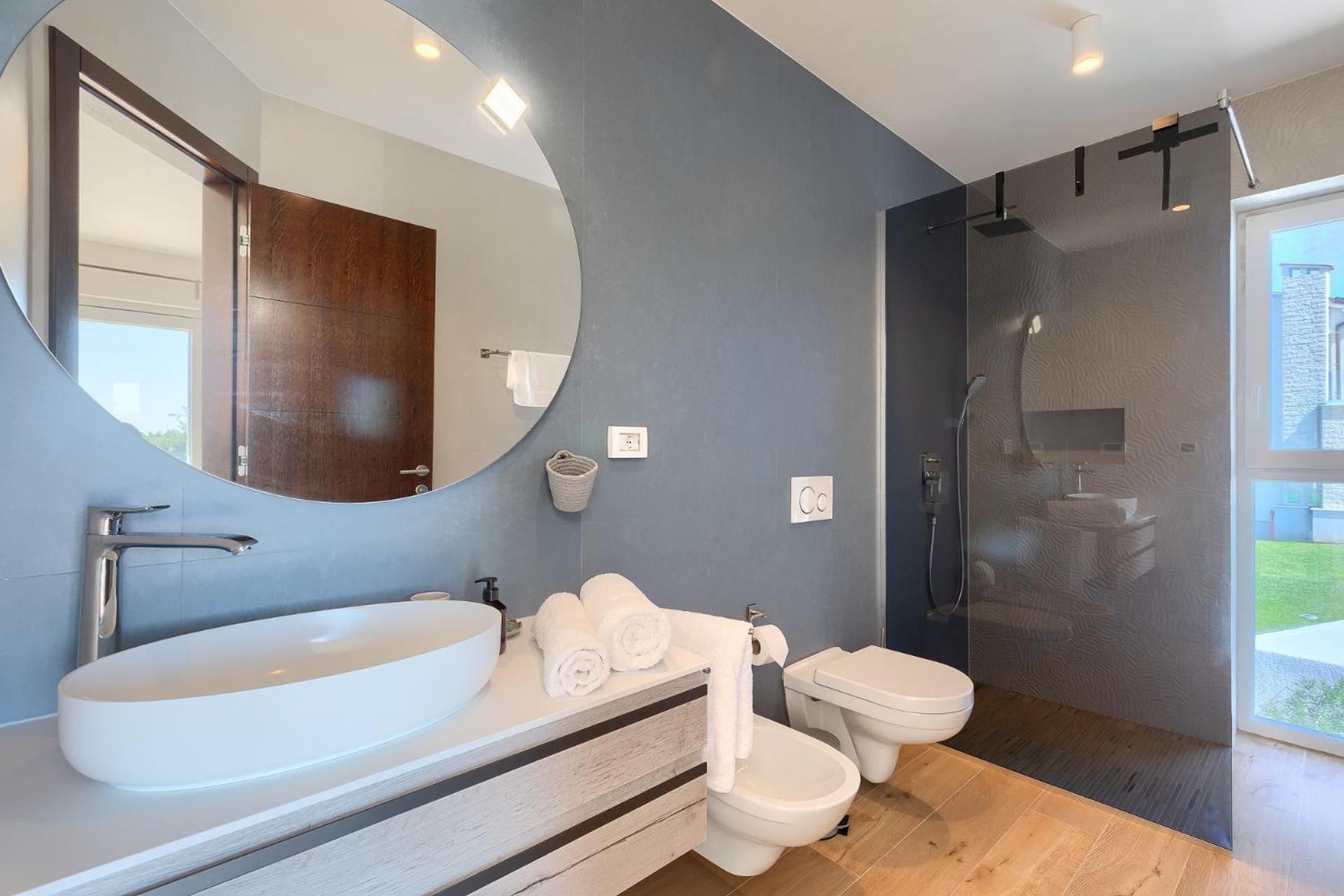 Villa photo 3