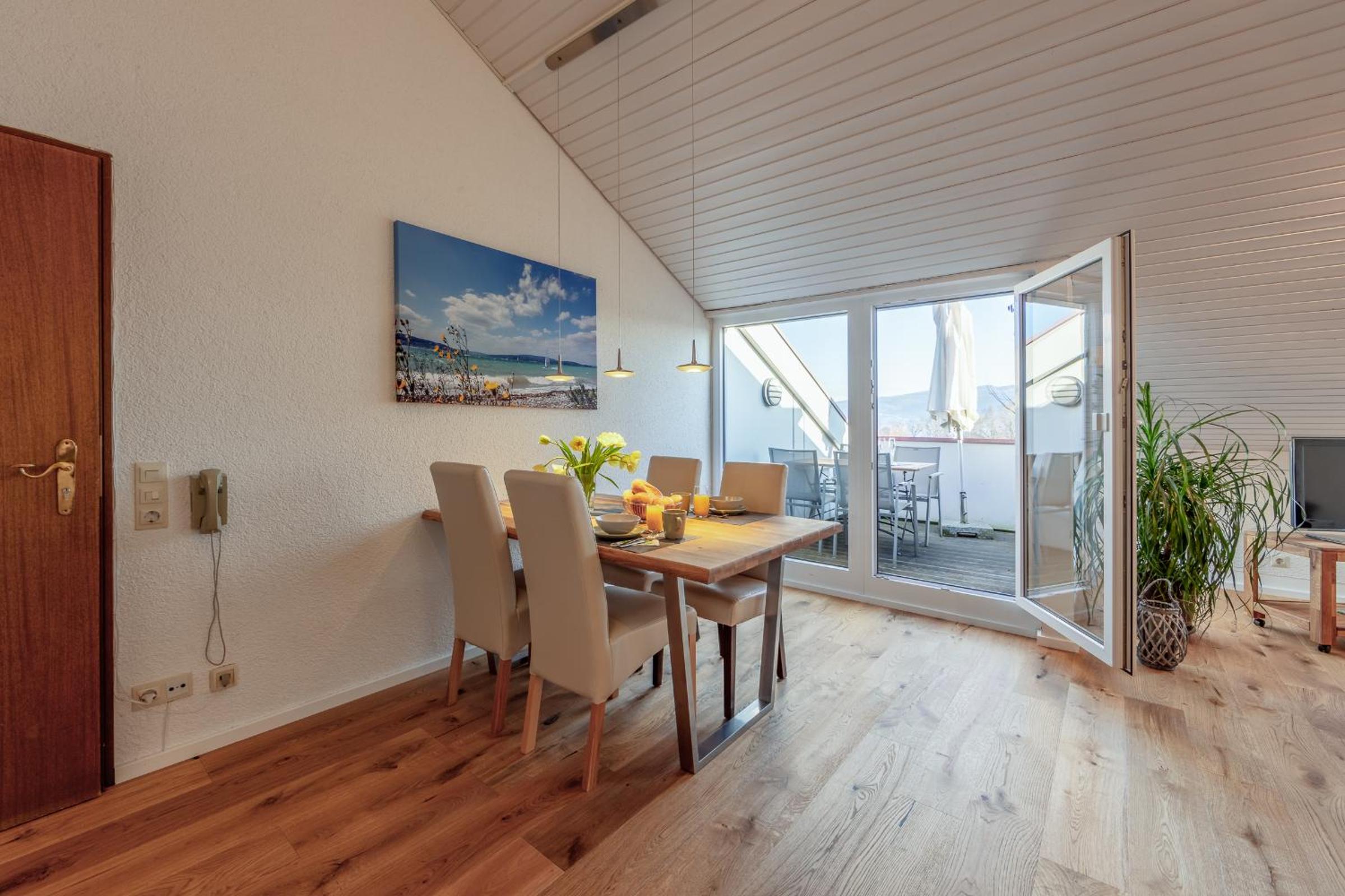 Apartment with Balcony photo 2