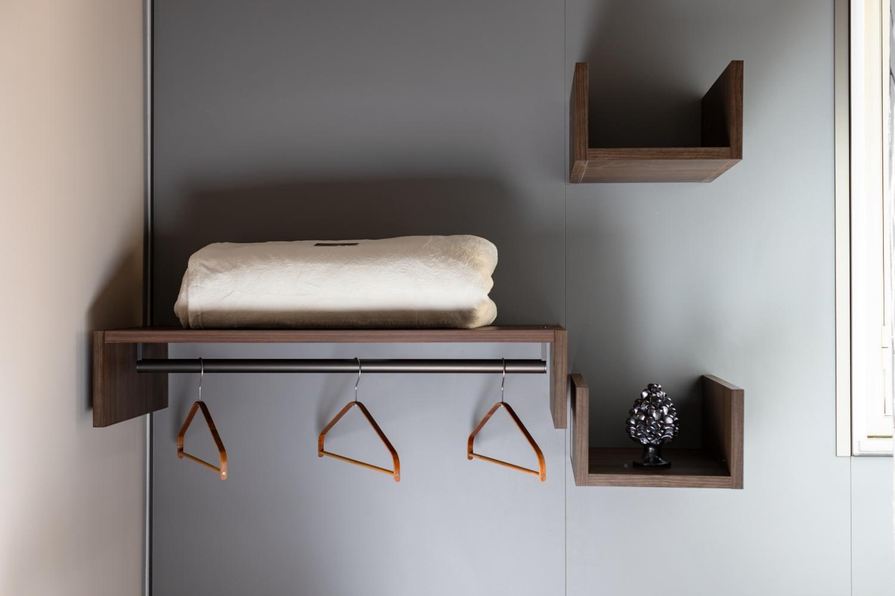Double Room with Private Bathroom - Photo 34