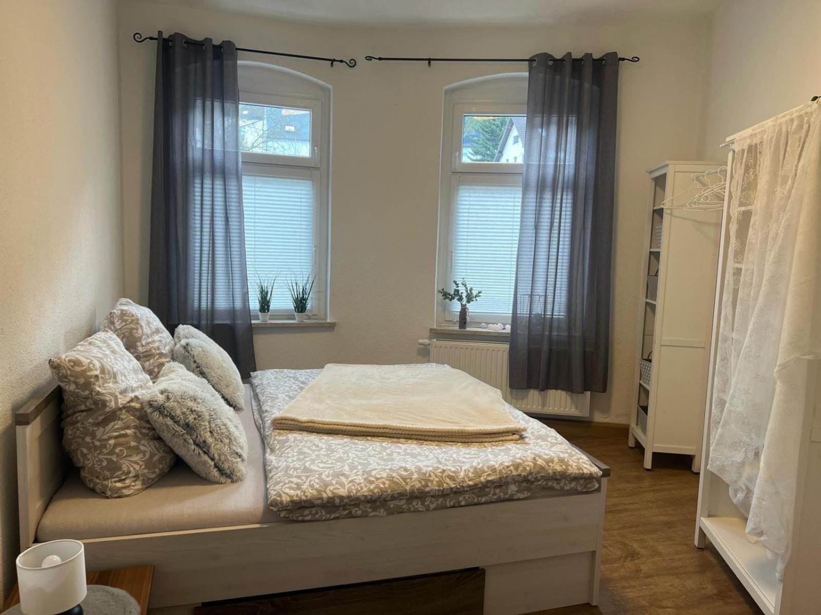 One-Bedroom Apartment photo 1