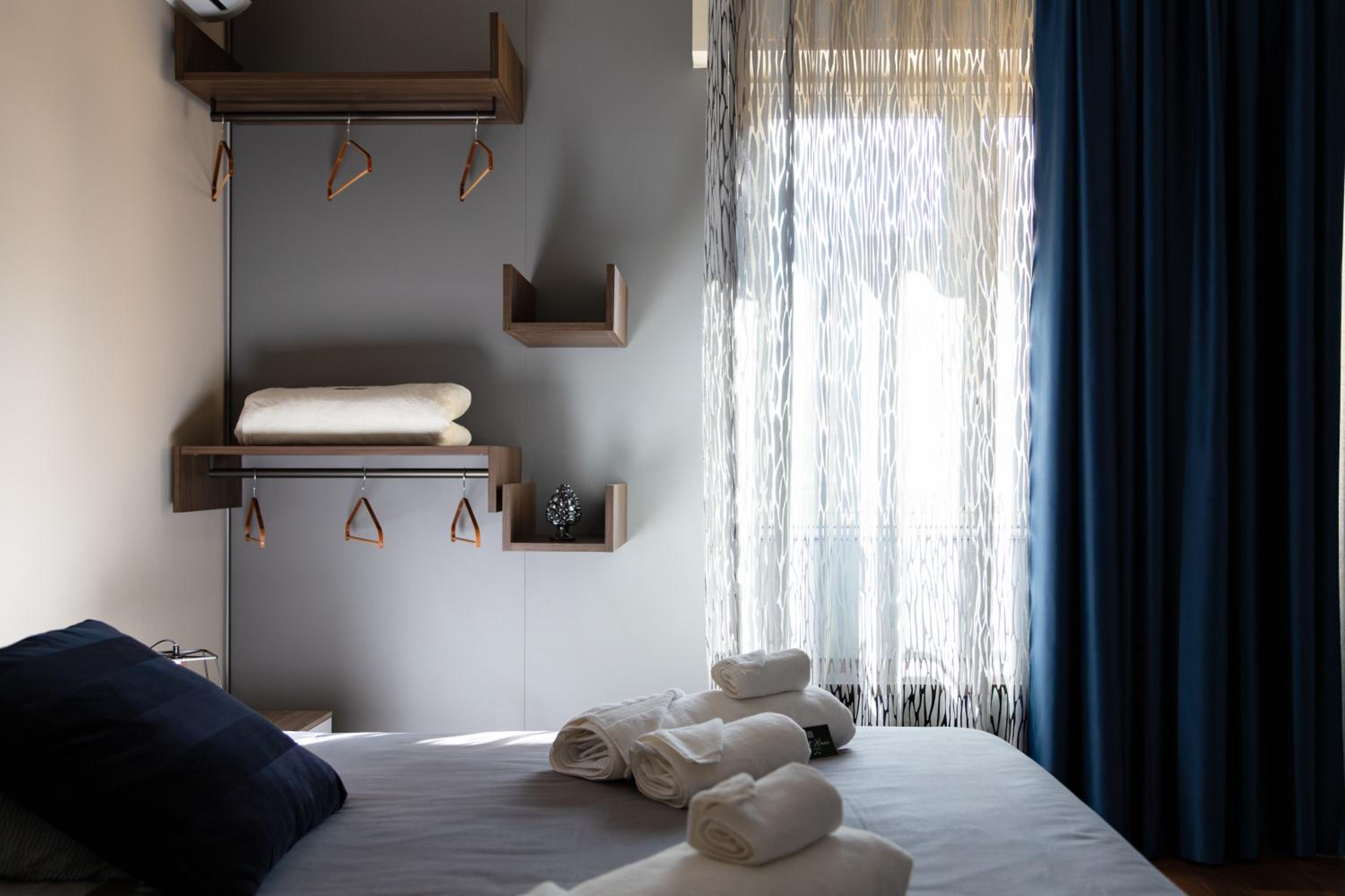 Double Room with Private Bathroom - Photo 32