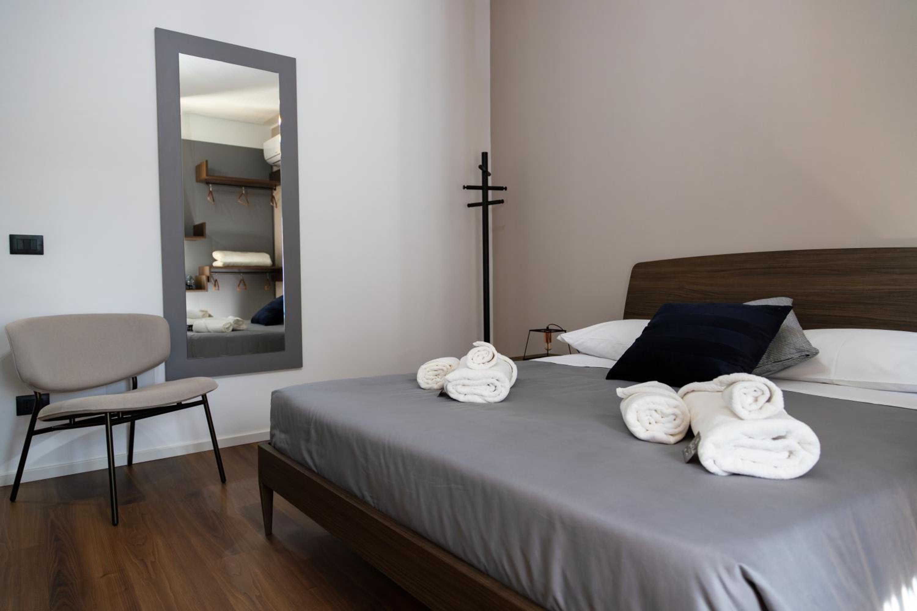 Double Room with Private Bathroom - Photo 5