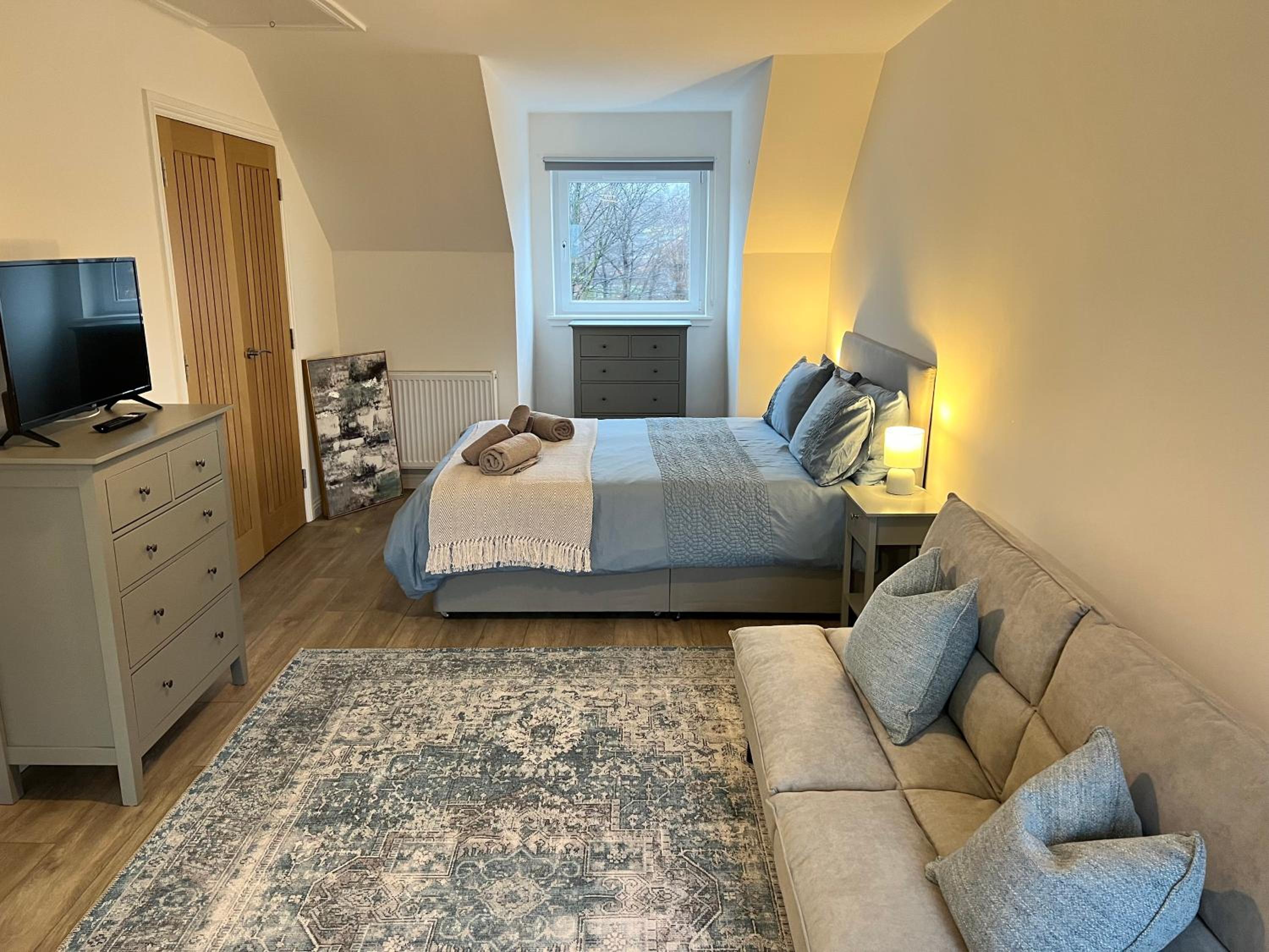Three-Bedroom House photo 1
