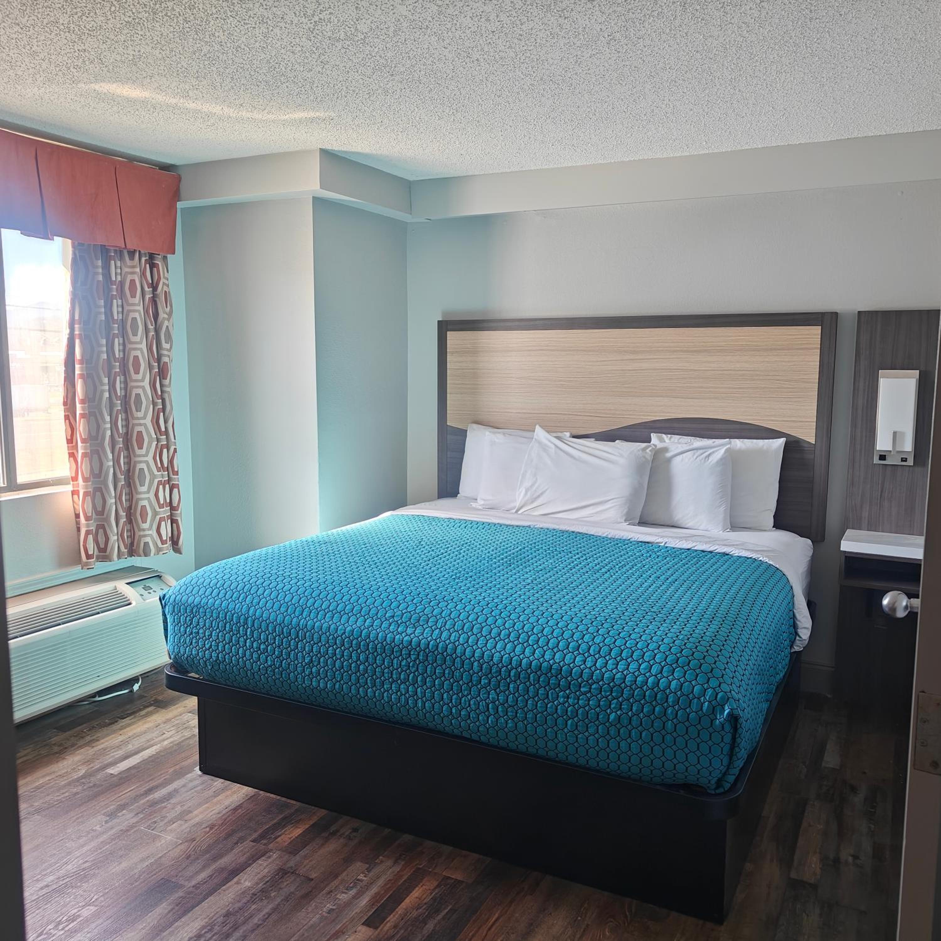 Presidential Suite with Kitchenette photo 1