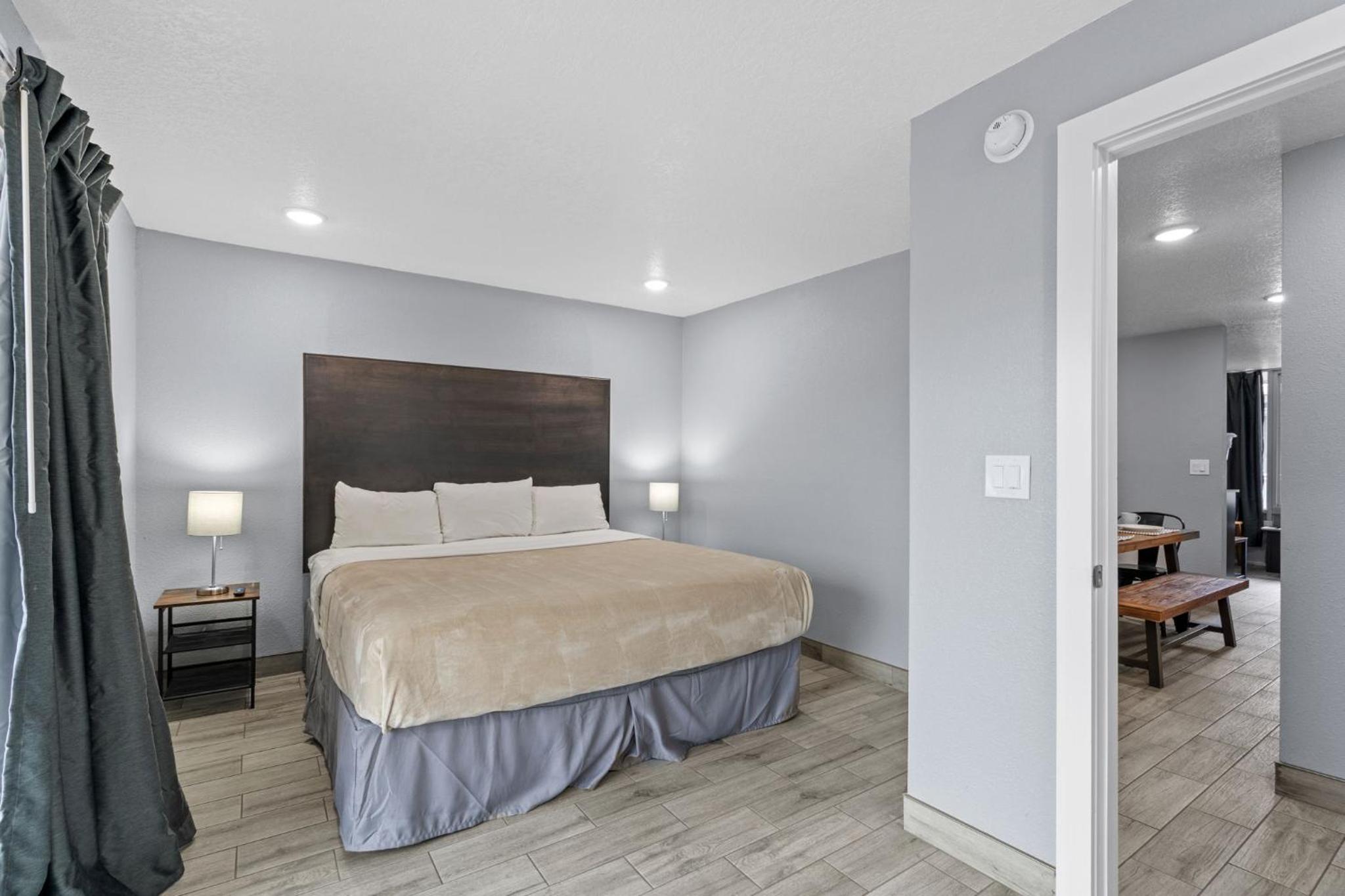 Superior Two-Bedroom Suite photo 3